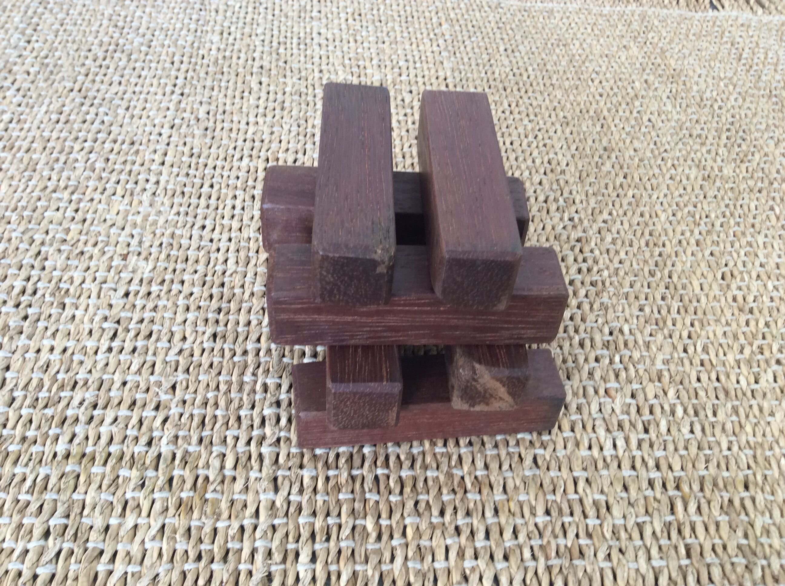 8 porte-couteaux en bois