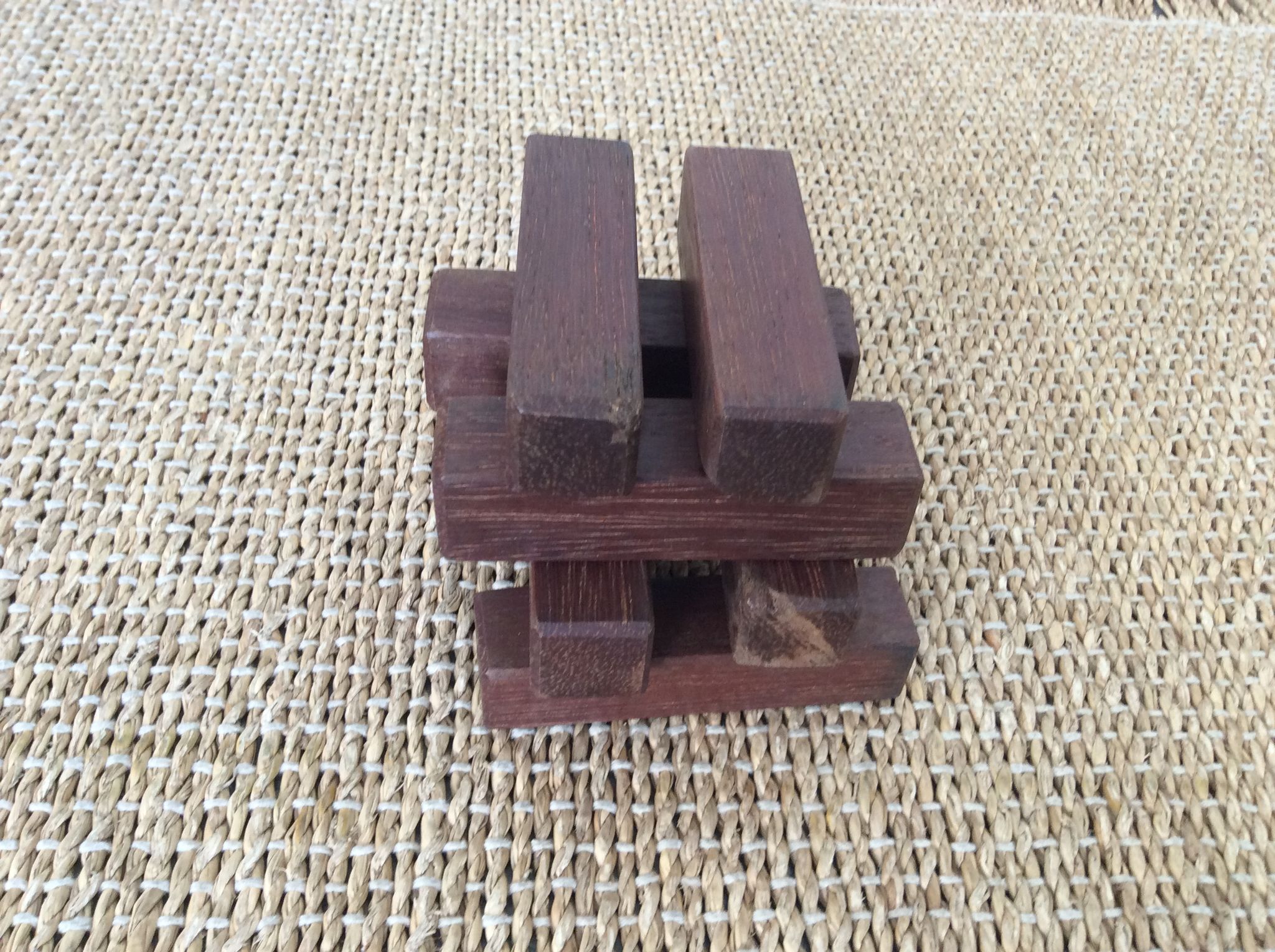 8 porte-couteaux en bois
