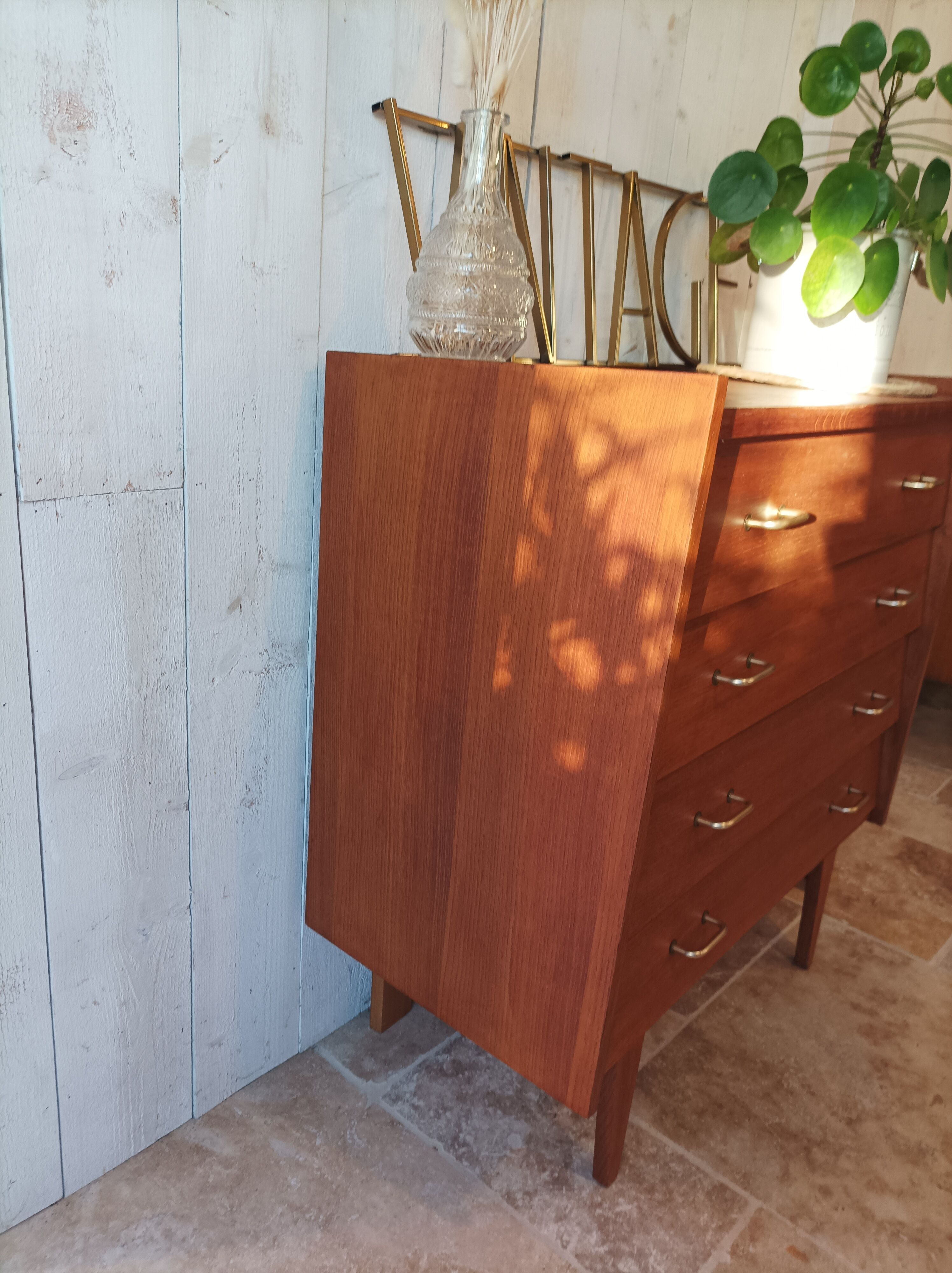 Vintage chest of drawers