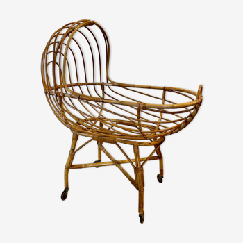 Cradle in rattan