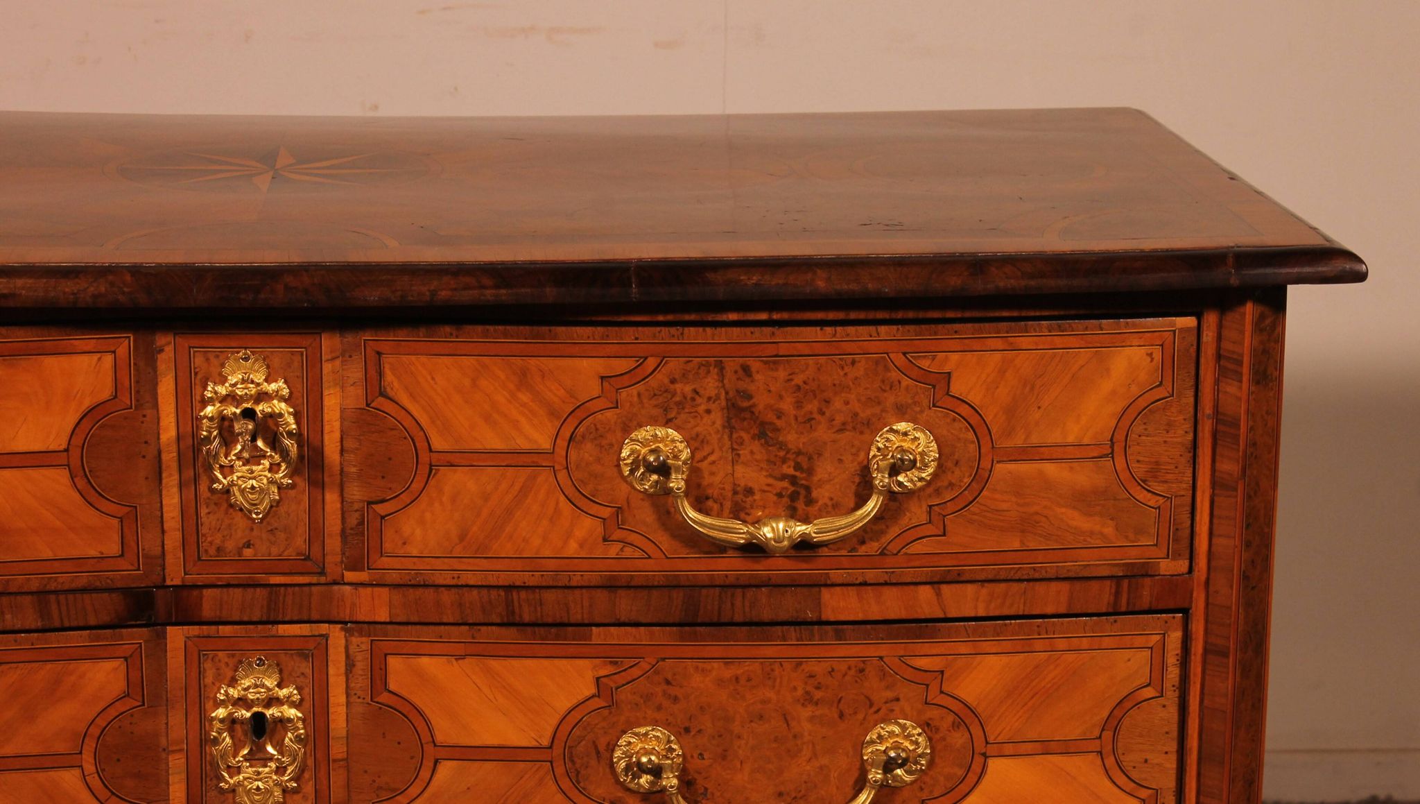 Mazarine chest of drawers from the early 18th century