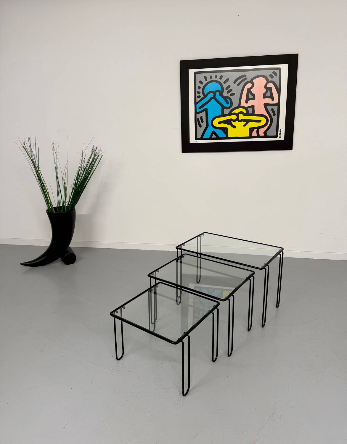 Vintage Italian design nesting coffee table in metal and glass from the 1980s