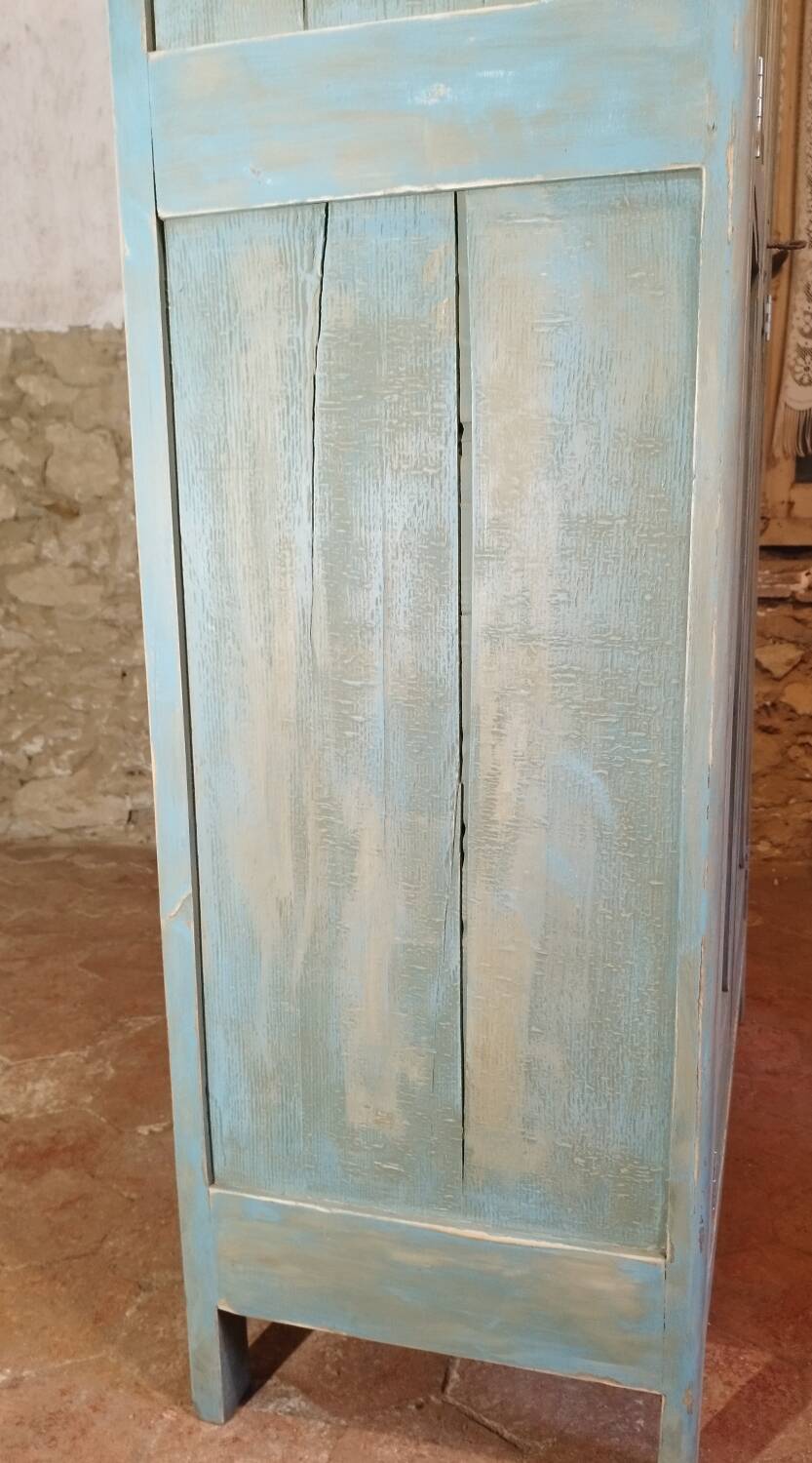 Armoire parisienne