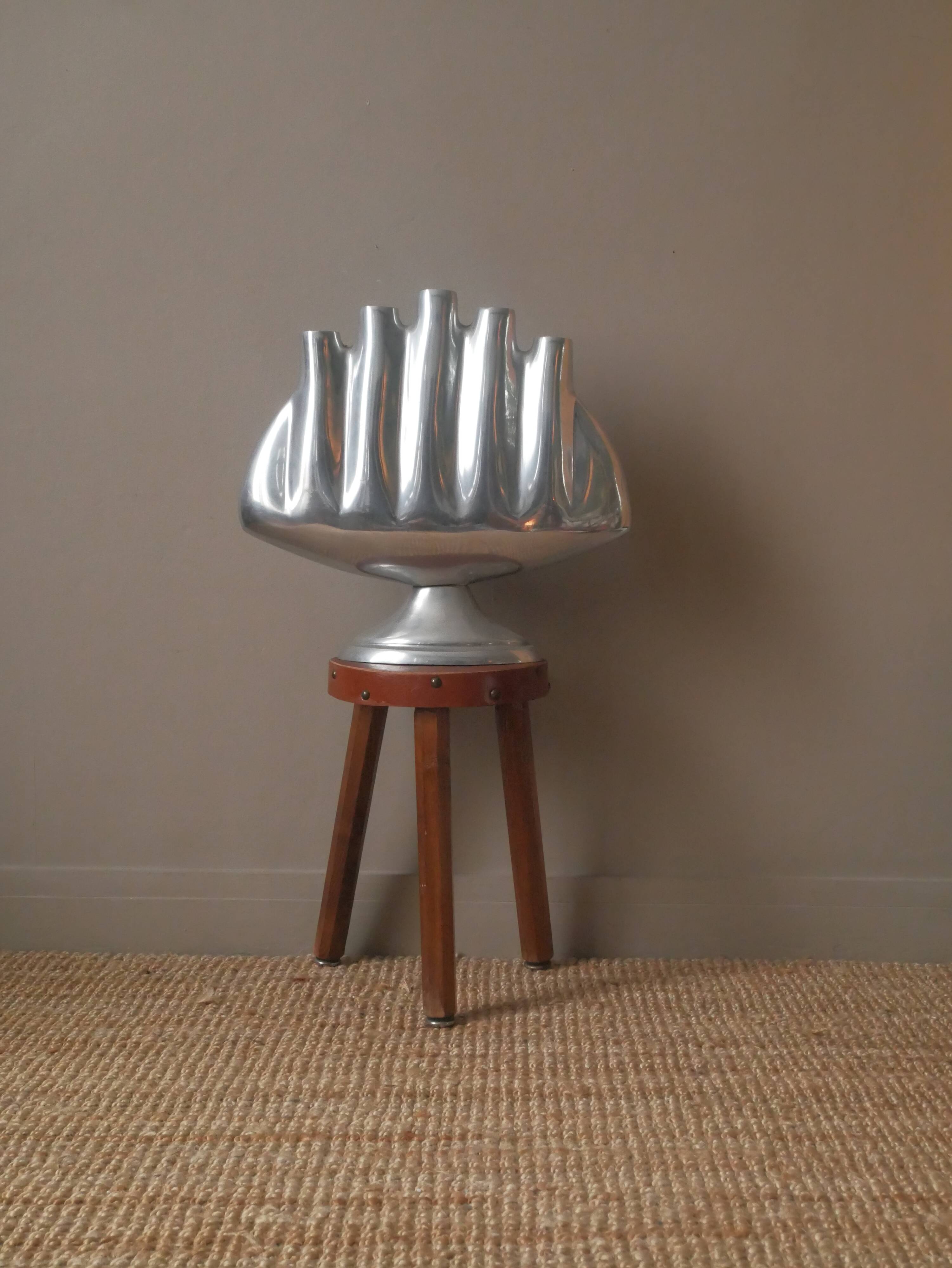 Tulip vase cast aluminum contemporary design