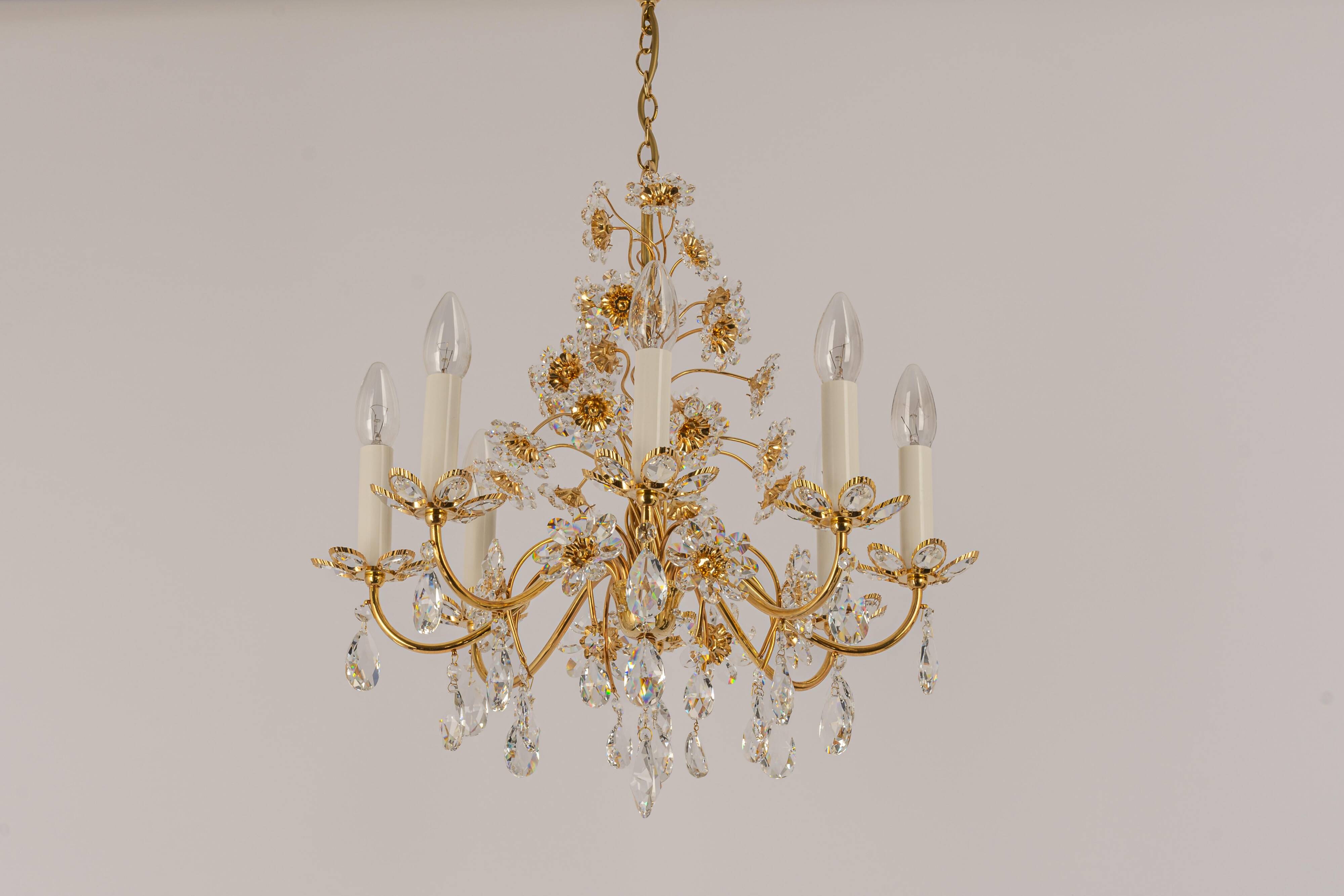 Large flower-shaped chandelier in gilded brass by Palwa, Germany, 1970s.