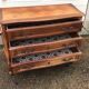 Commode noyer 3 tiroirs et laiton de style