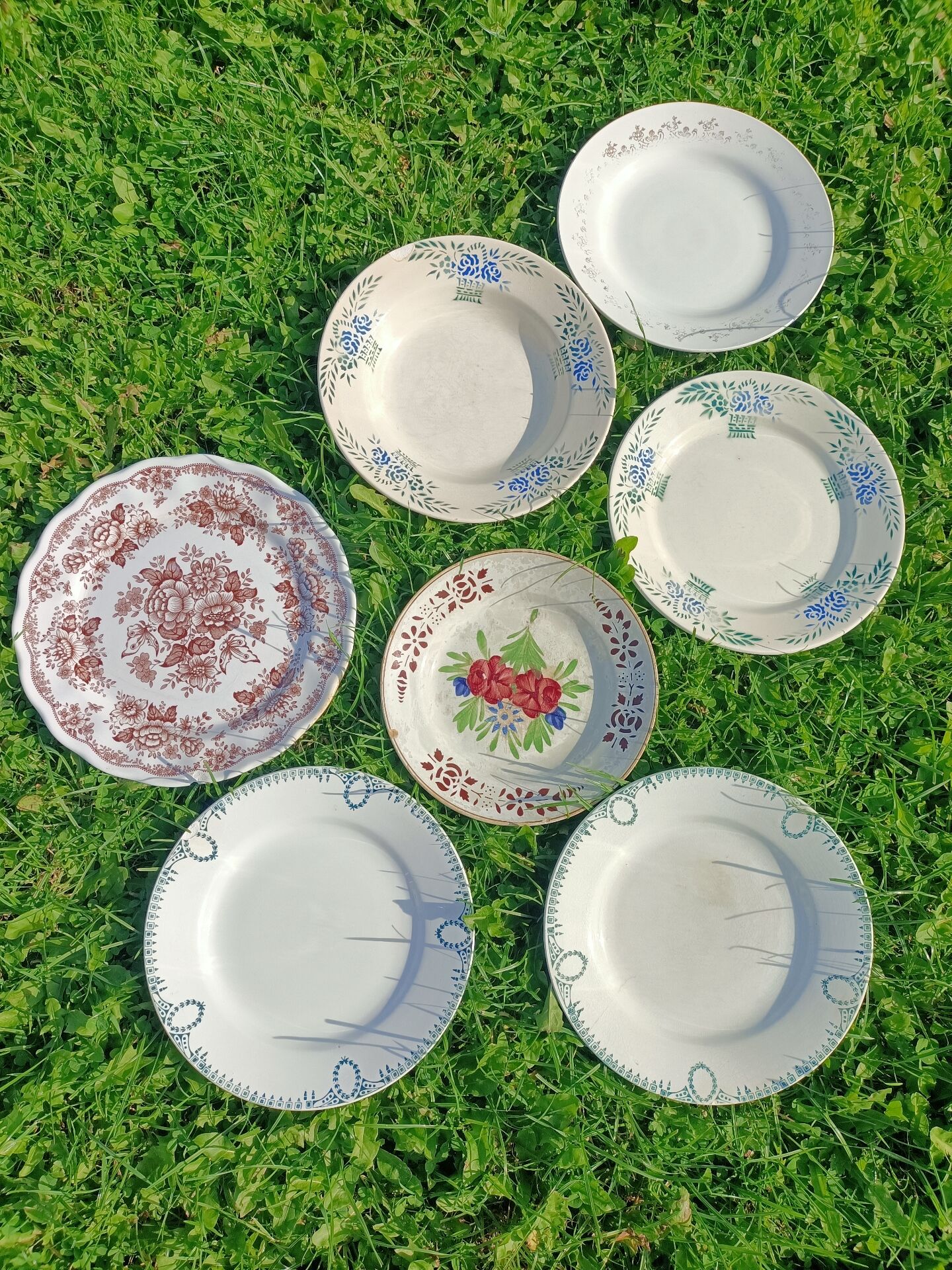 Set of stamped plates 🌻