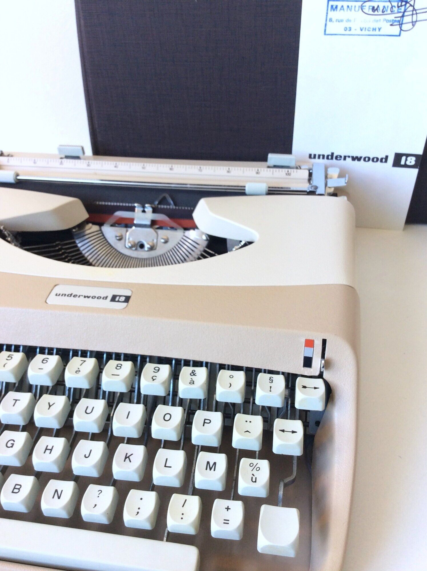 Underwood typewriter with 70s carry bag