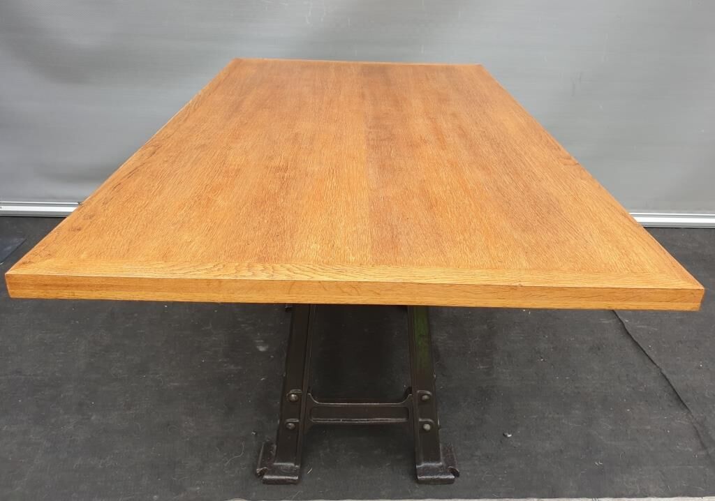 Industrial table cast iron base up to 6 guests