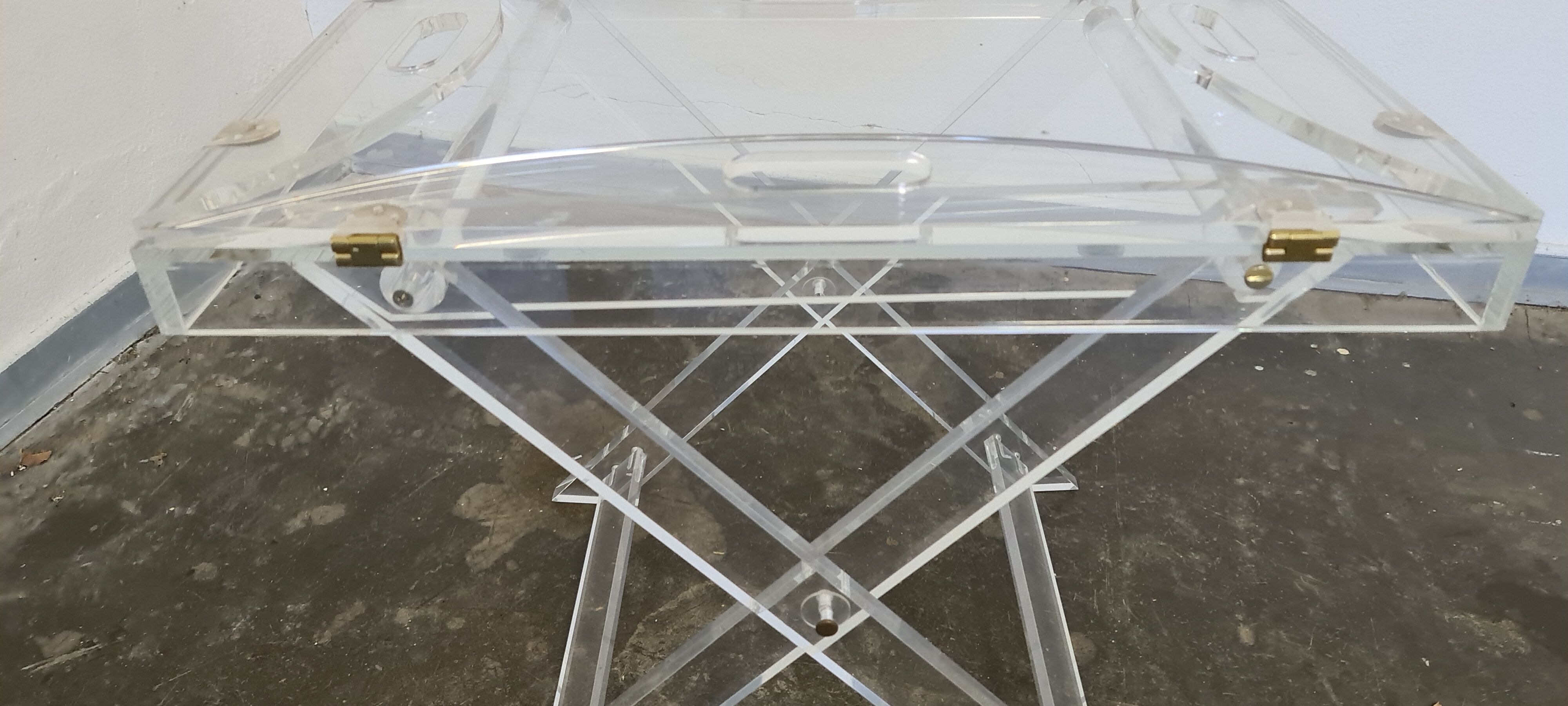 Table d’appoint en plexiglas vintage
