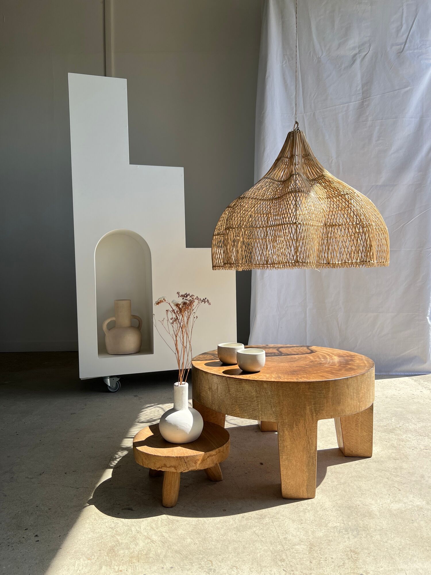 Rattan pendant lamp in the shape of a flower