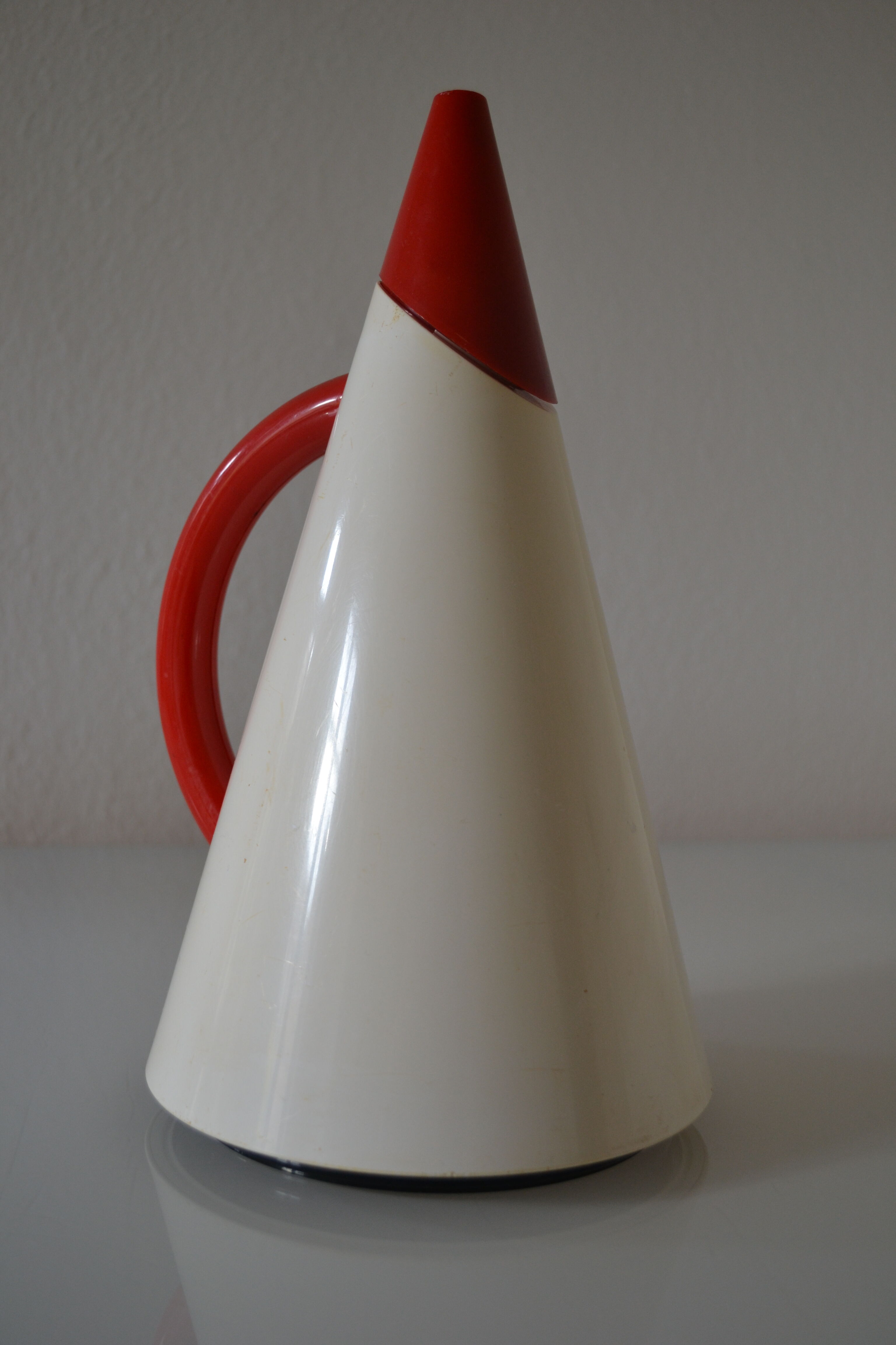 Postmodernist thermos 80's