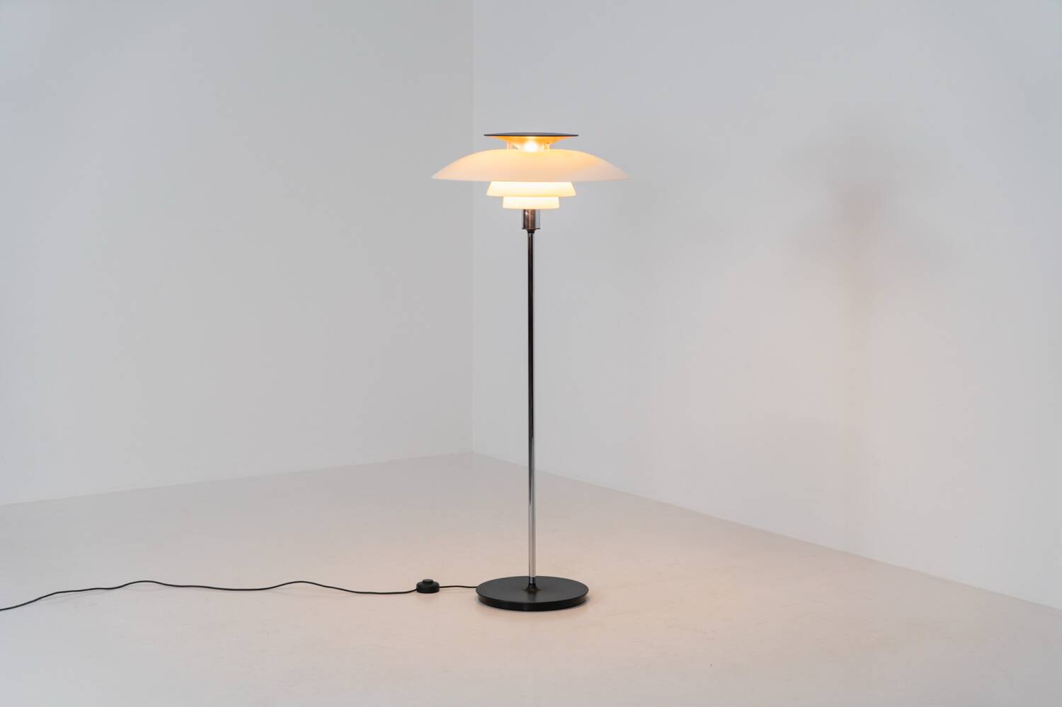 Lampadaire PH80 de Poul Henningsen pour Louis Poulsen (Danemark, années 1980).