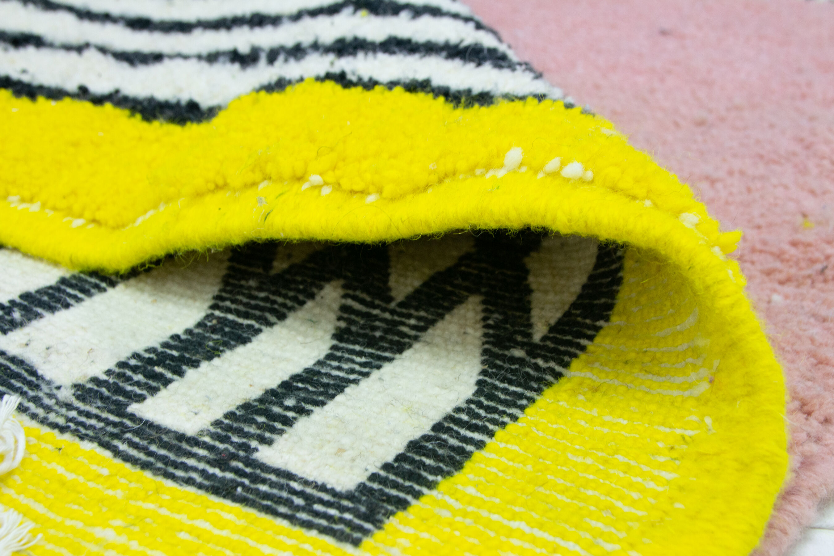 Modern carpet 220x150cm