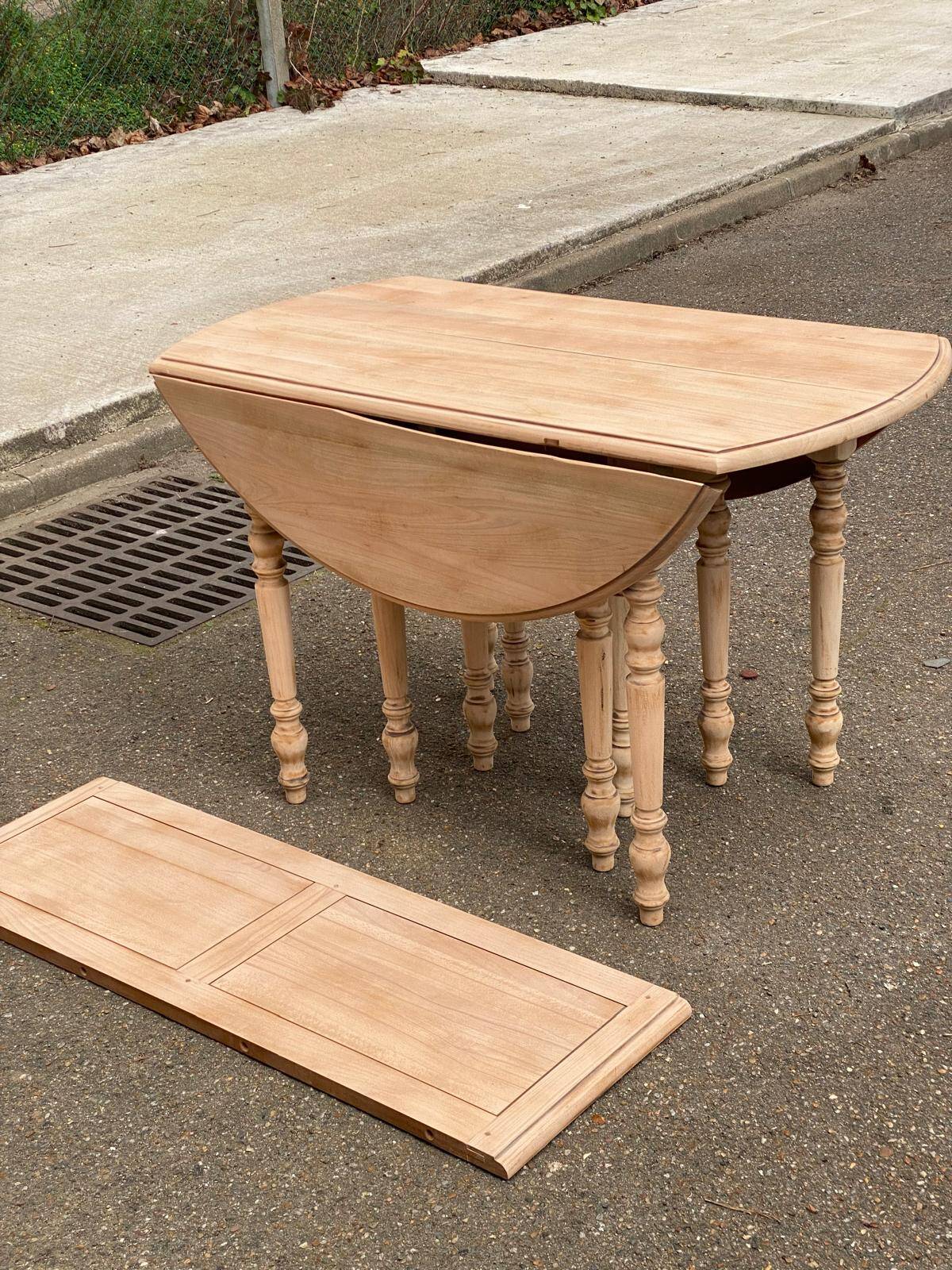 Renovated Louis Philippe extendable round banquet table with leaves, 10 feet.