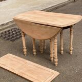 Renovated Louis Philippe extendable round banquet table with leaves, 10 feet.