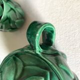 Tasses anciennes en barbotine avec soucoupes, sucrier et pichet à lait