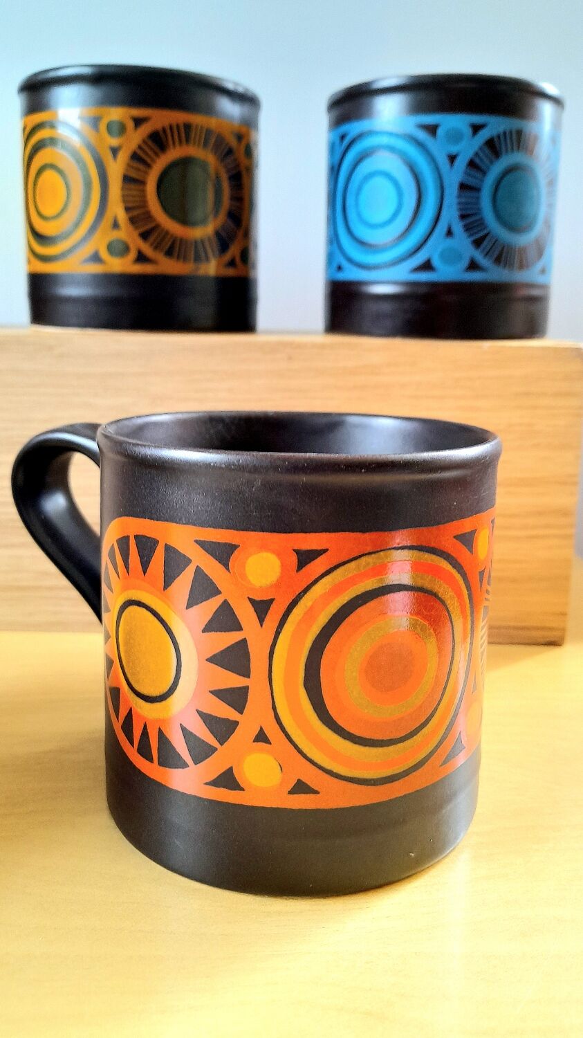 Set of 5 mugs Staffordshire 70s