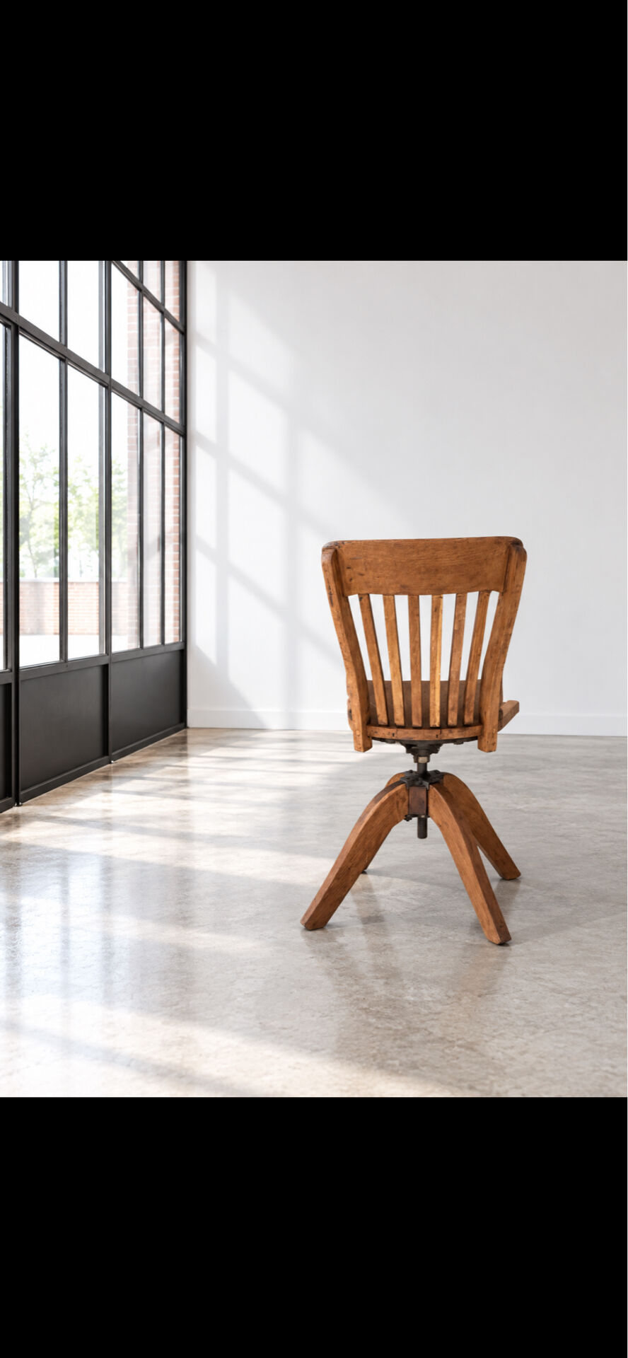 Chaise d’atelier en chêne