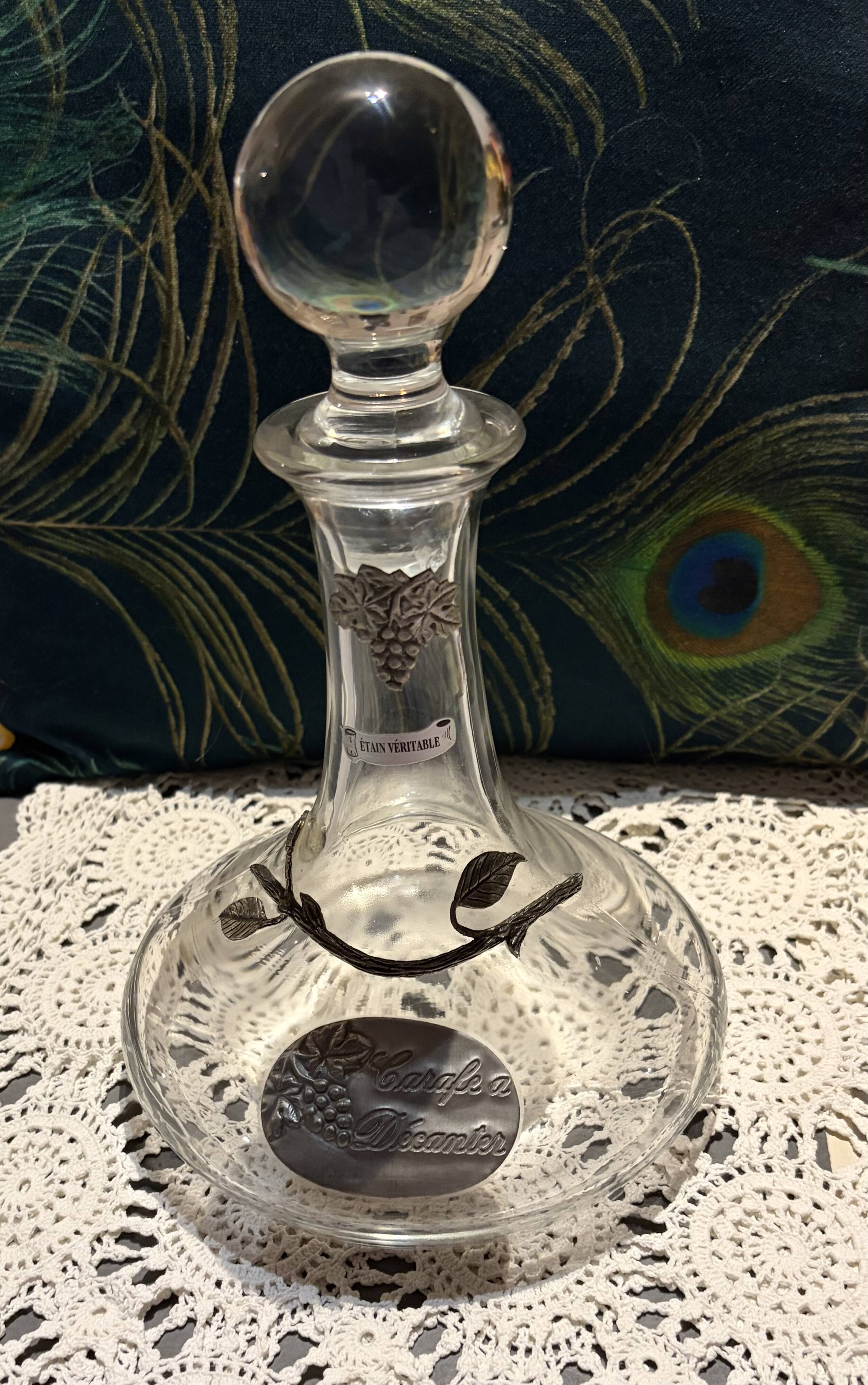 Decanter with pewter patterns