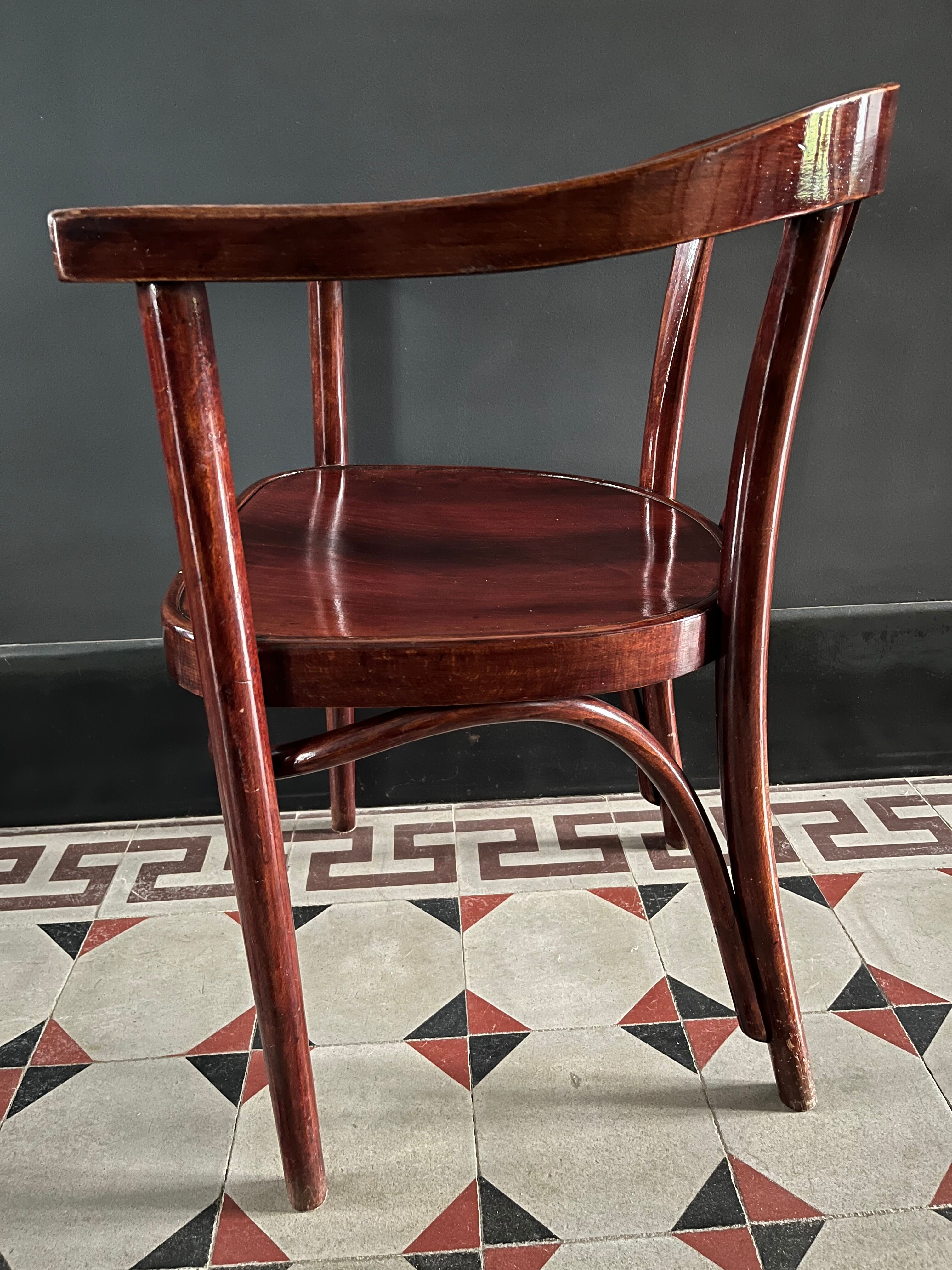Armchair stamped Thonet number 967