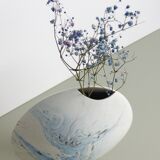 Vase ovale blanc et bleu