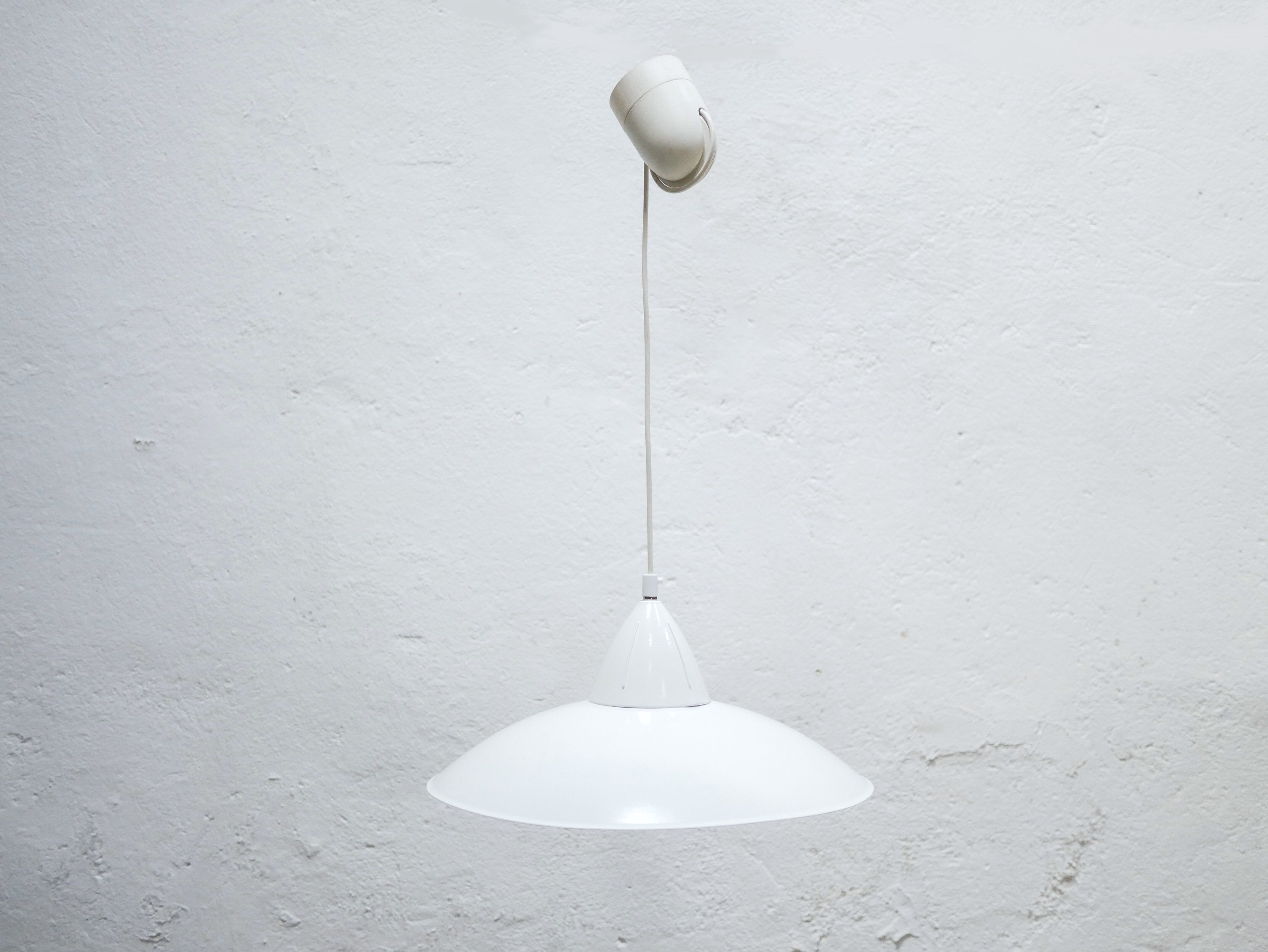 Suspension up and down vintage white