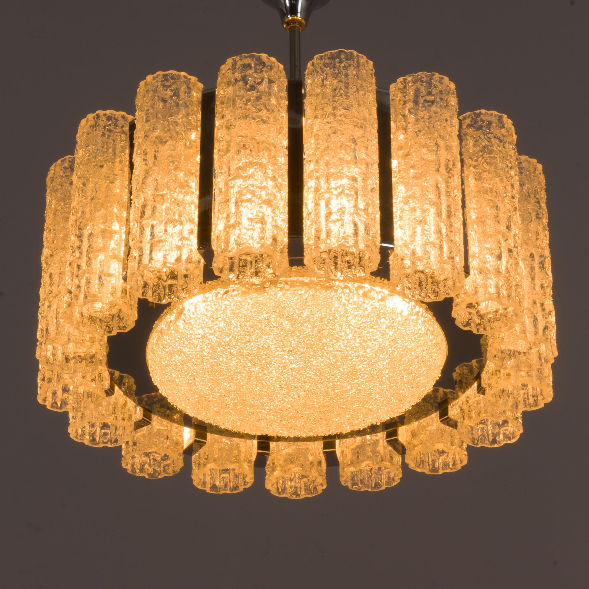 Murano glass chandelier with 17 frosted glass shades by Barovier and Tosso, Italy 1970s