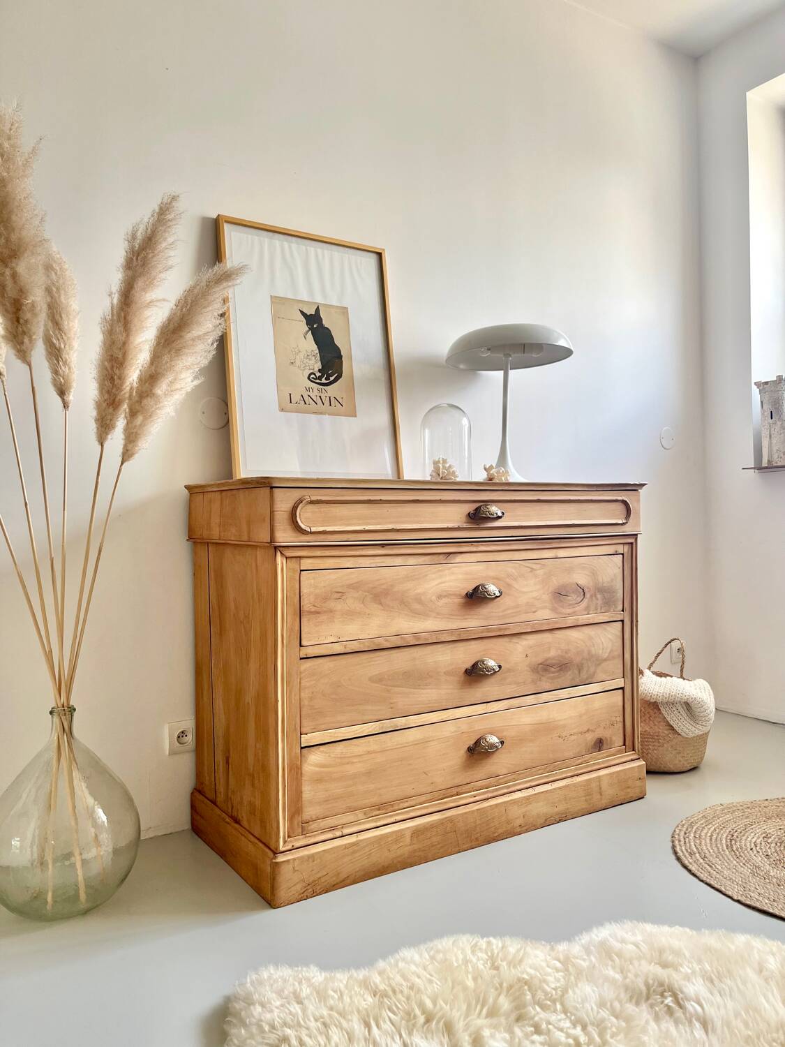 Commode ancienne, meuble de métier en orme massif