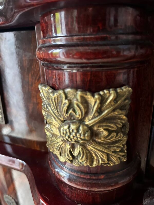 Meuble style chippendale