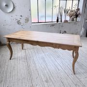 Table de ferme merisier pieds galbés XIXème