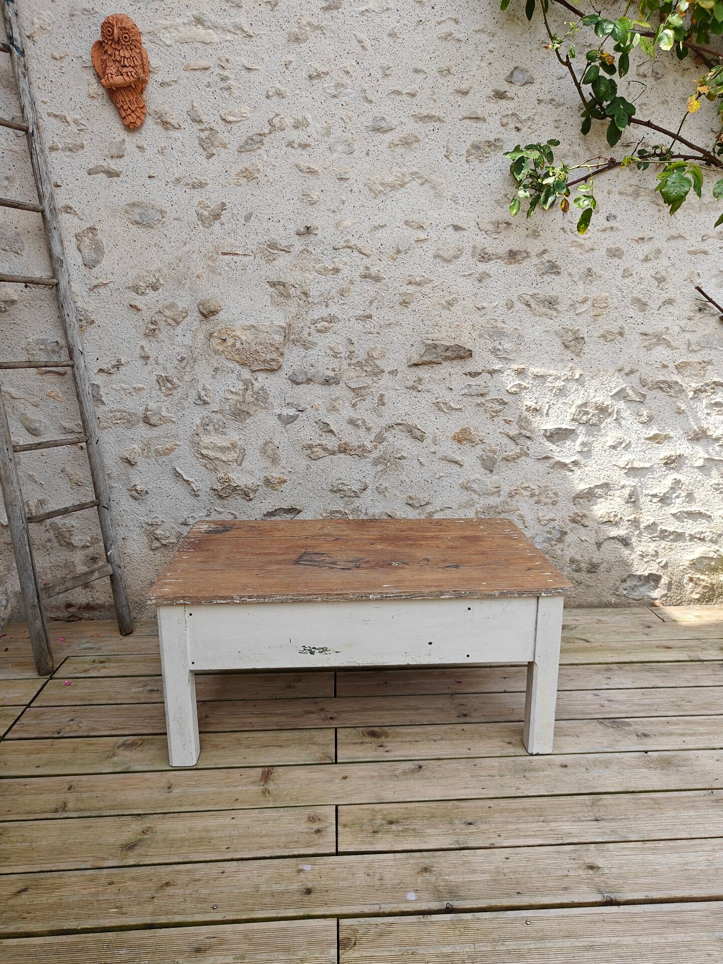 Distressed drawer coffee table, country farmhouse.