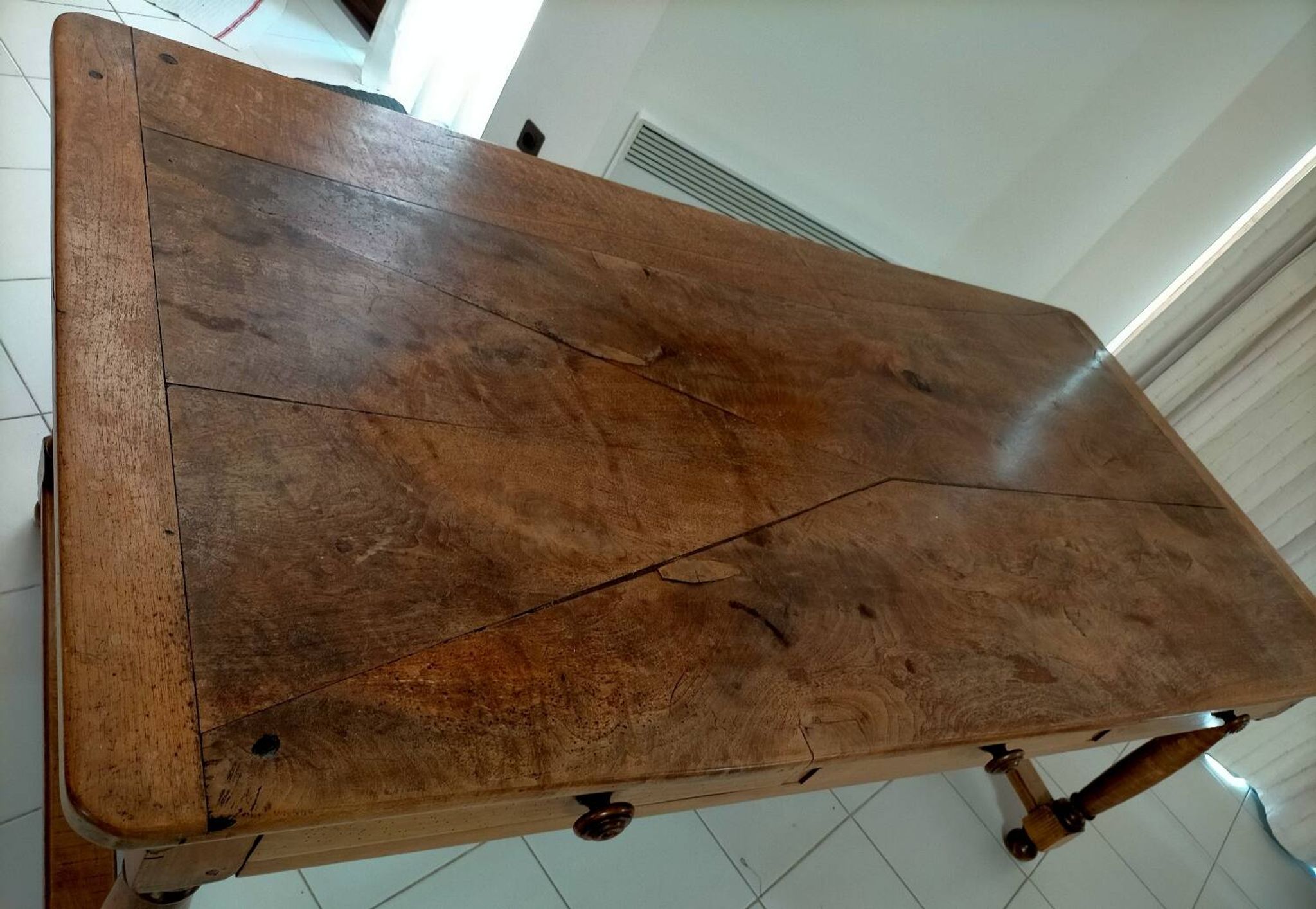 Farm table