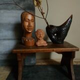 Banc repose-pied ancien en bois massif
