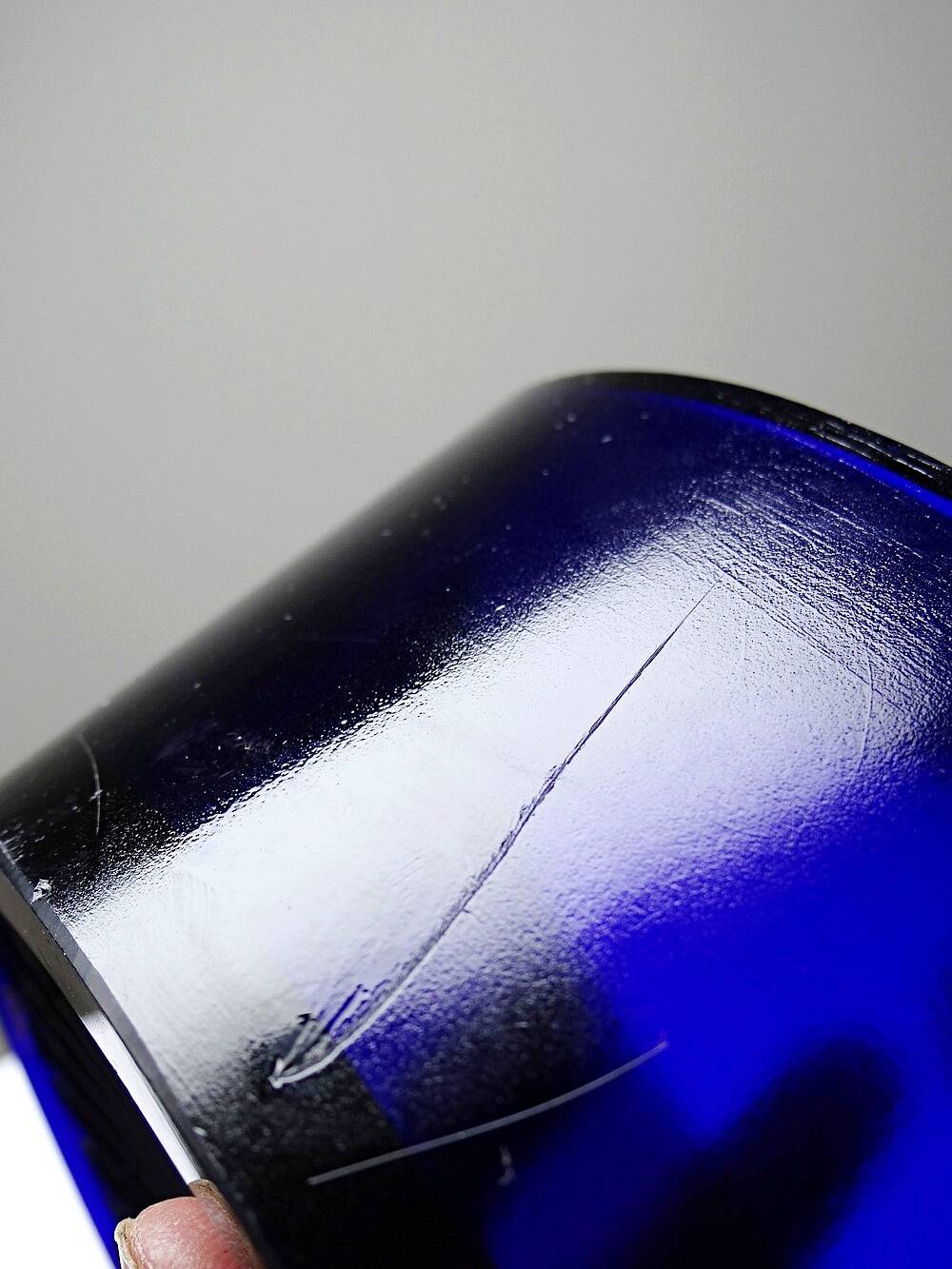 Victorian bonbonnière by George T. & Co, cobalt glass and silver-plated metal, 19th century.