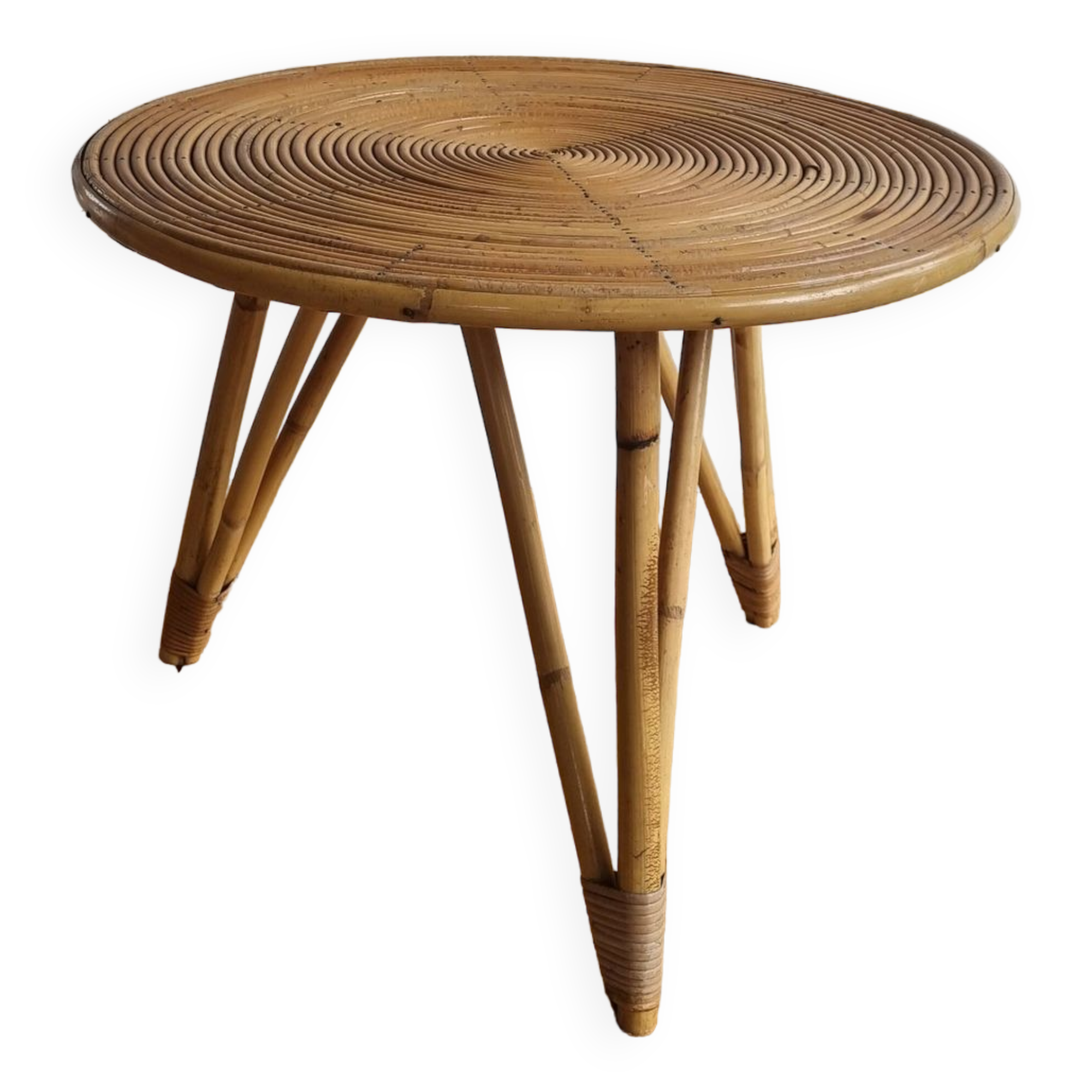 Round rattan coffee table