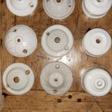 Paire de suspensions en opaline dentelée années 40-50