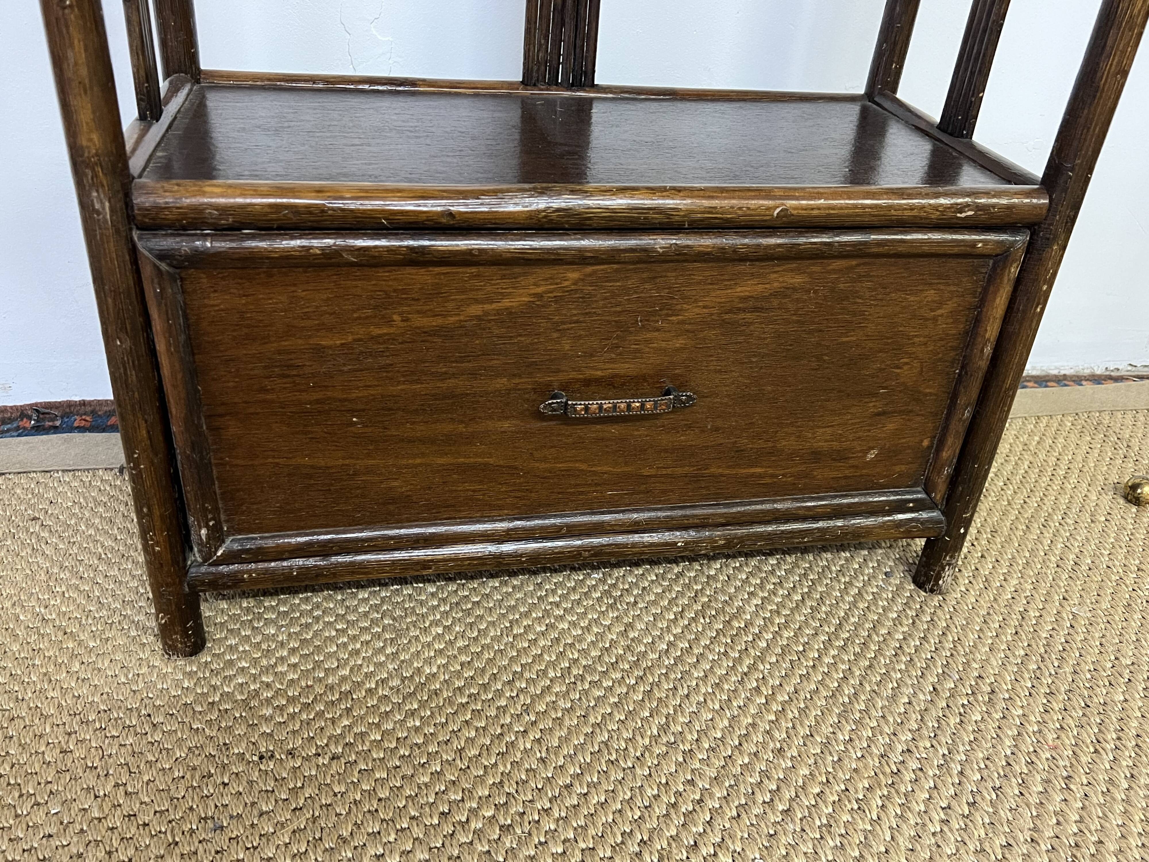 Etagère bibliothèque vintage en rotin et bambou