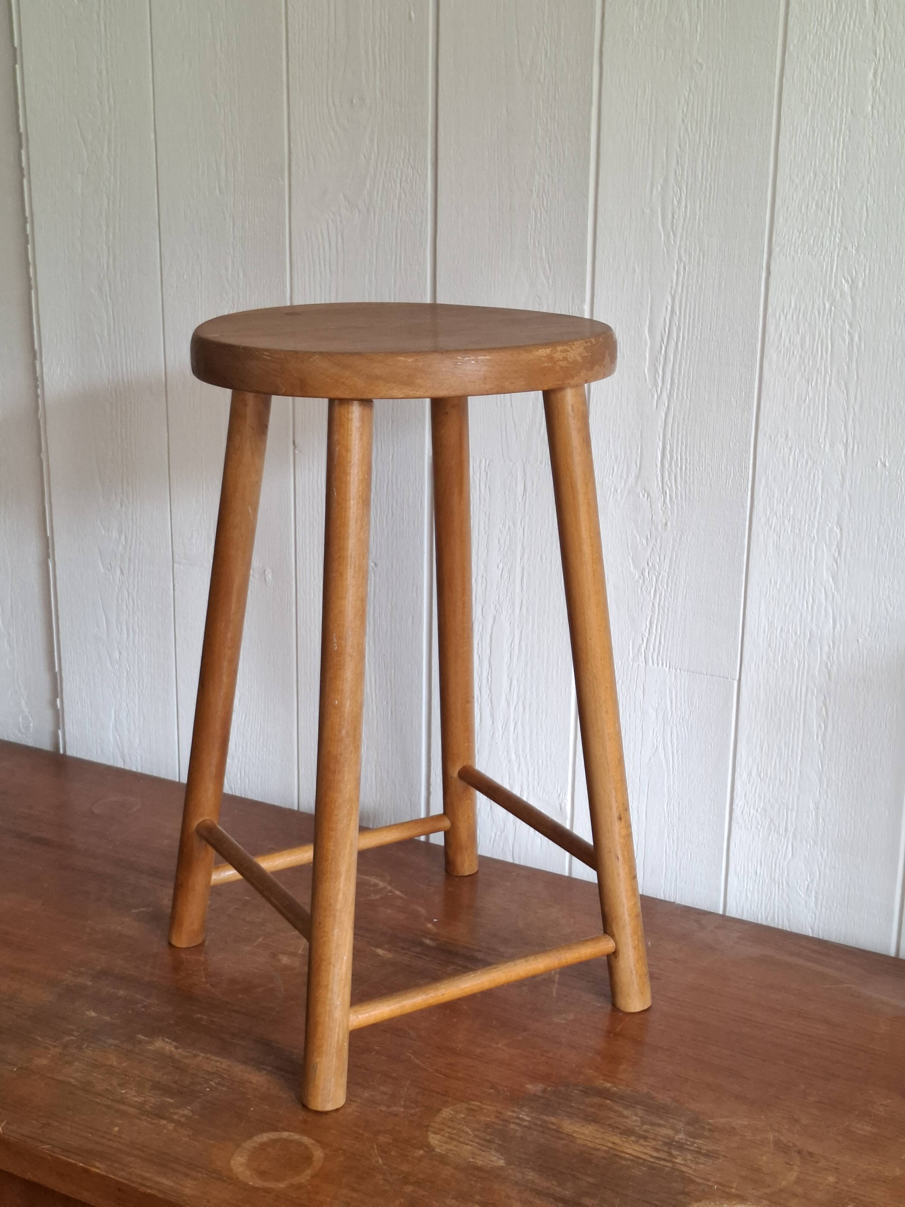 Tabouret en hêtre