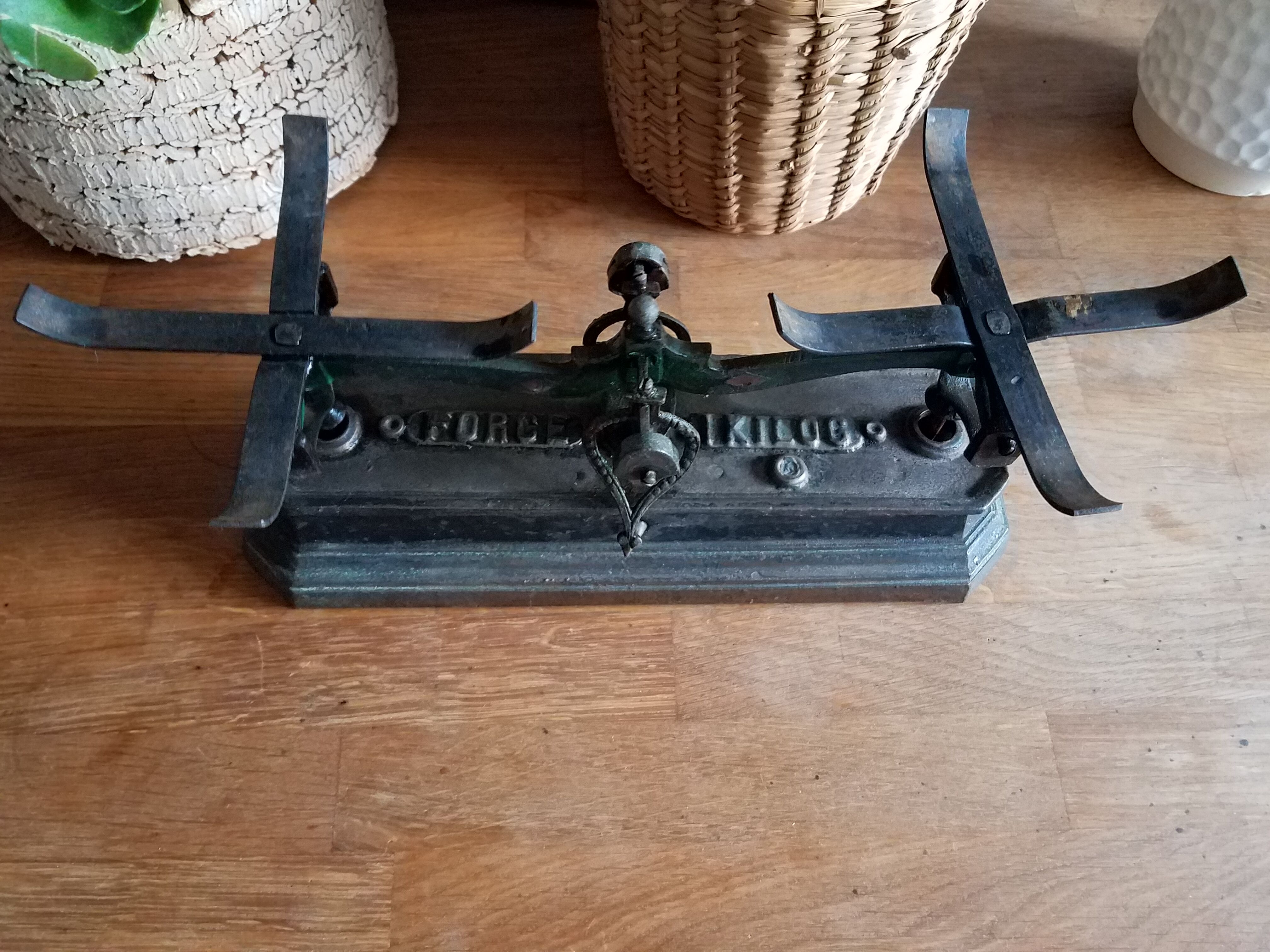 Roberval type cast iron scale