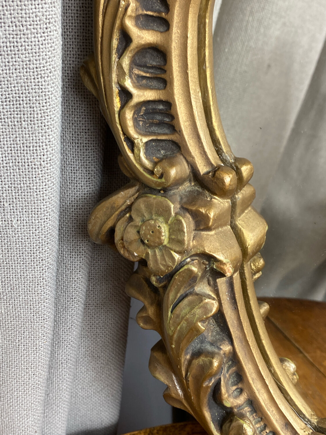 Rococo style mirror in wood and gilded stucco