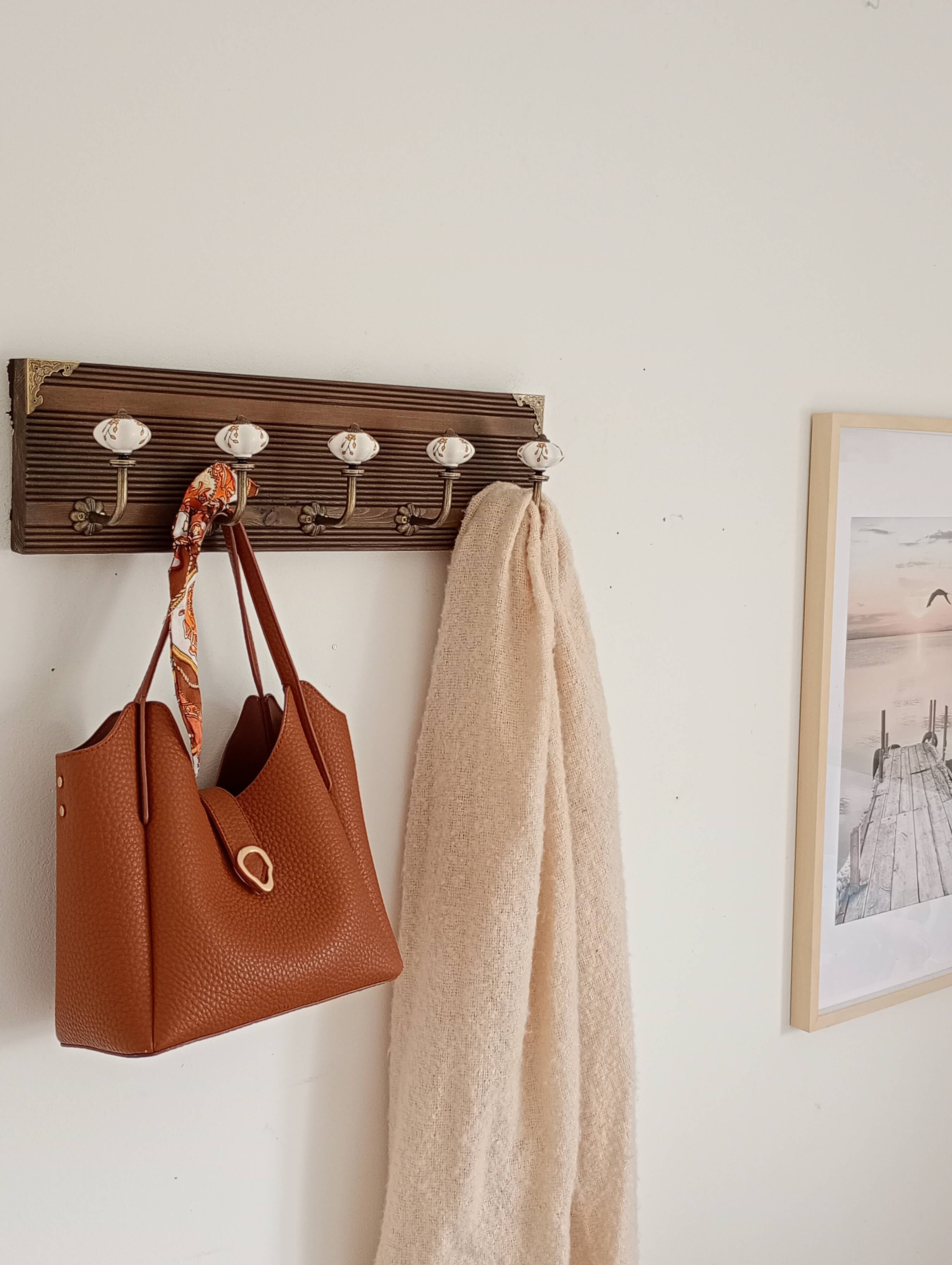Wall coat rack 50 cm – 5 metal and ceramic hooks – Stained wood