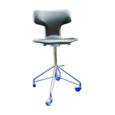 Chaise secrétaire ''0569'' ou ''Marteau'' d'Arne Jacobsen pour Fritz Hansen