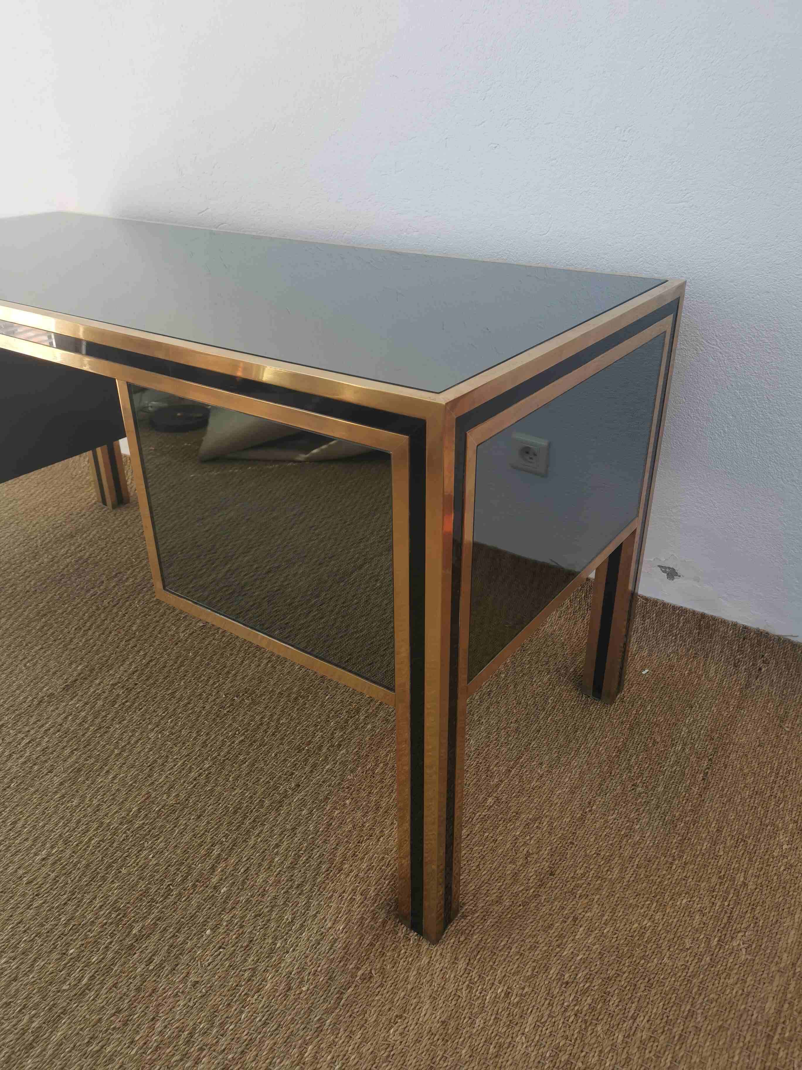 Michel Pigneres' desk