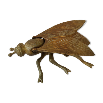 Fly ashtray in gold metal