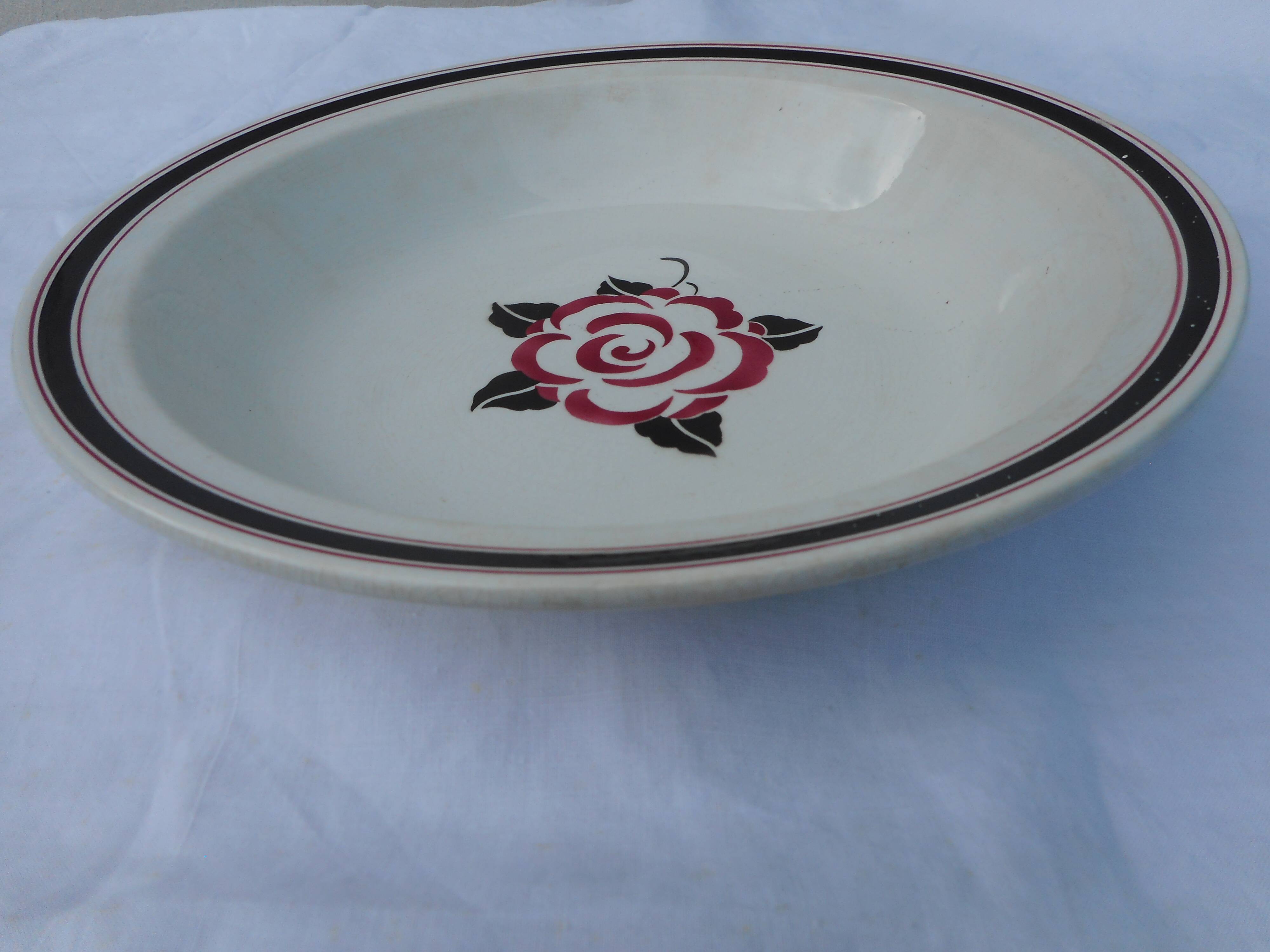 Hollow dish in sarreguemines earthenware