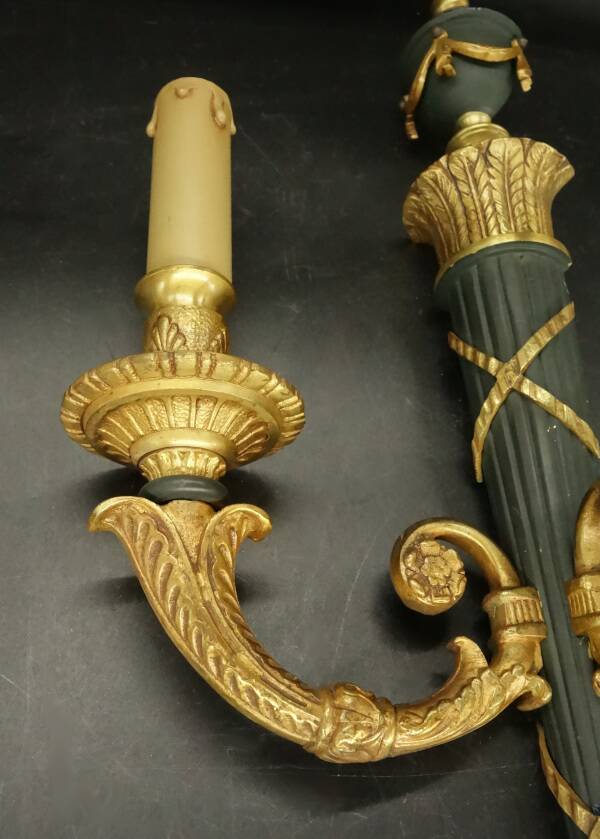 Pair of large wall sconces in quiver style Empire - bronze / green patina
