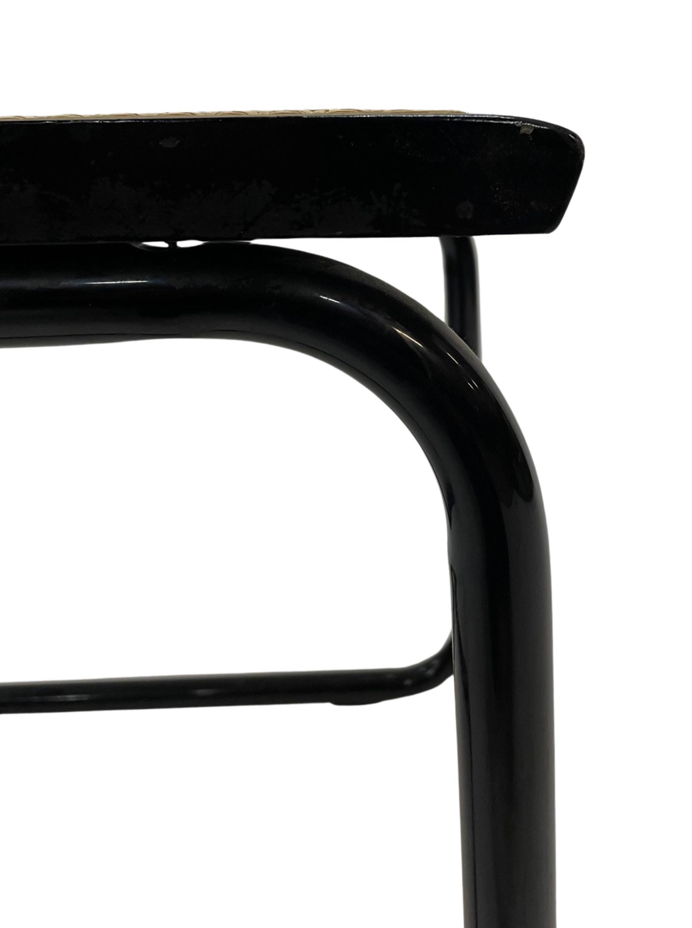 Chaise design Cesca modèle B32 en noir - structure noire