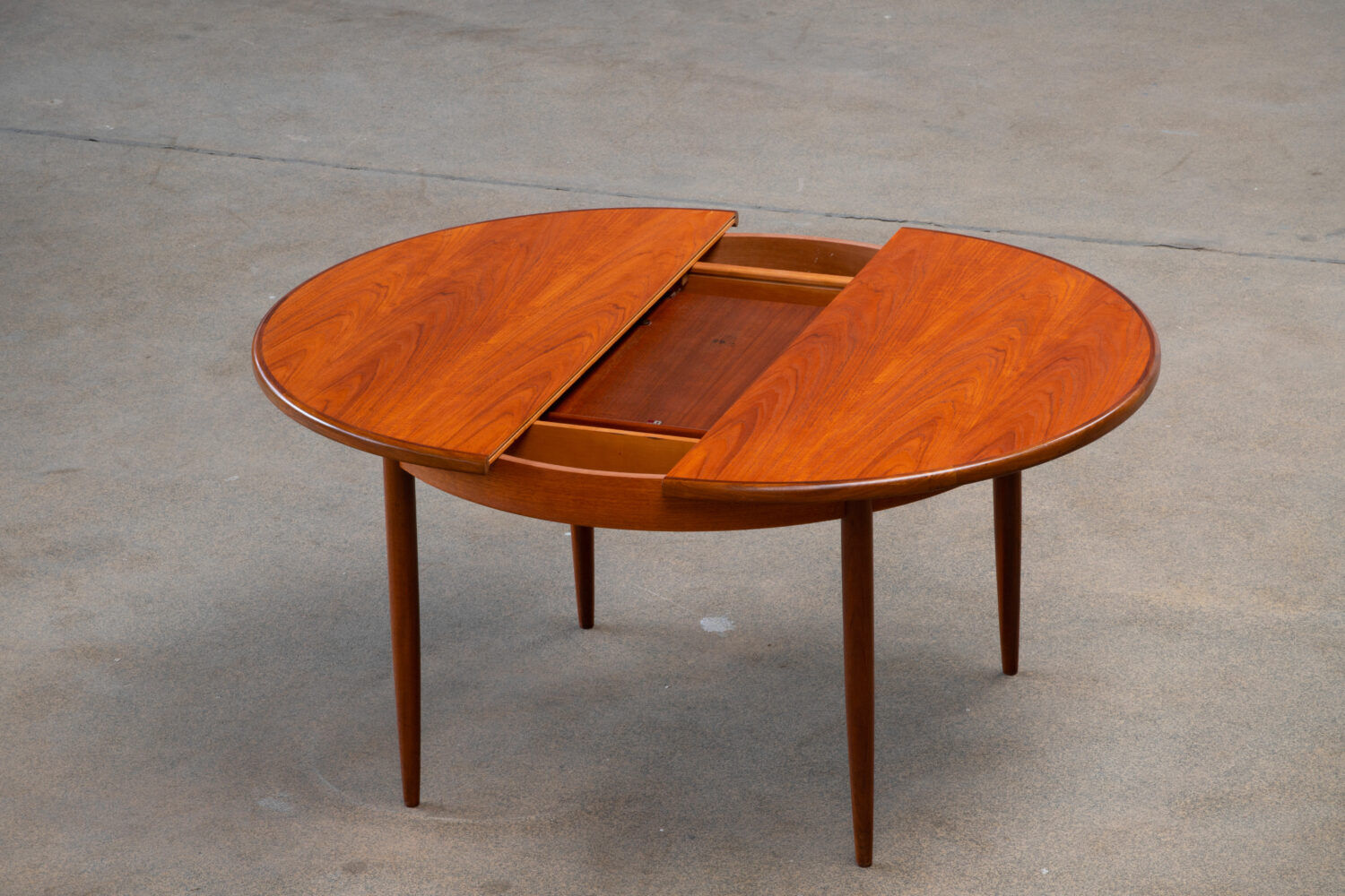 Scandinavian table G-Plan 1960