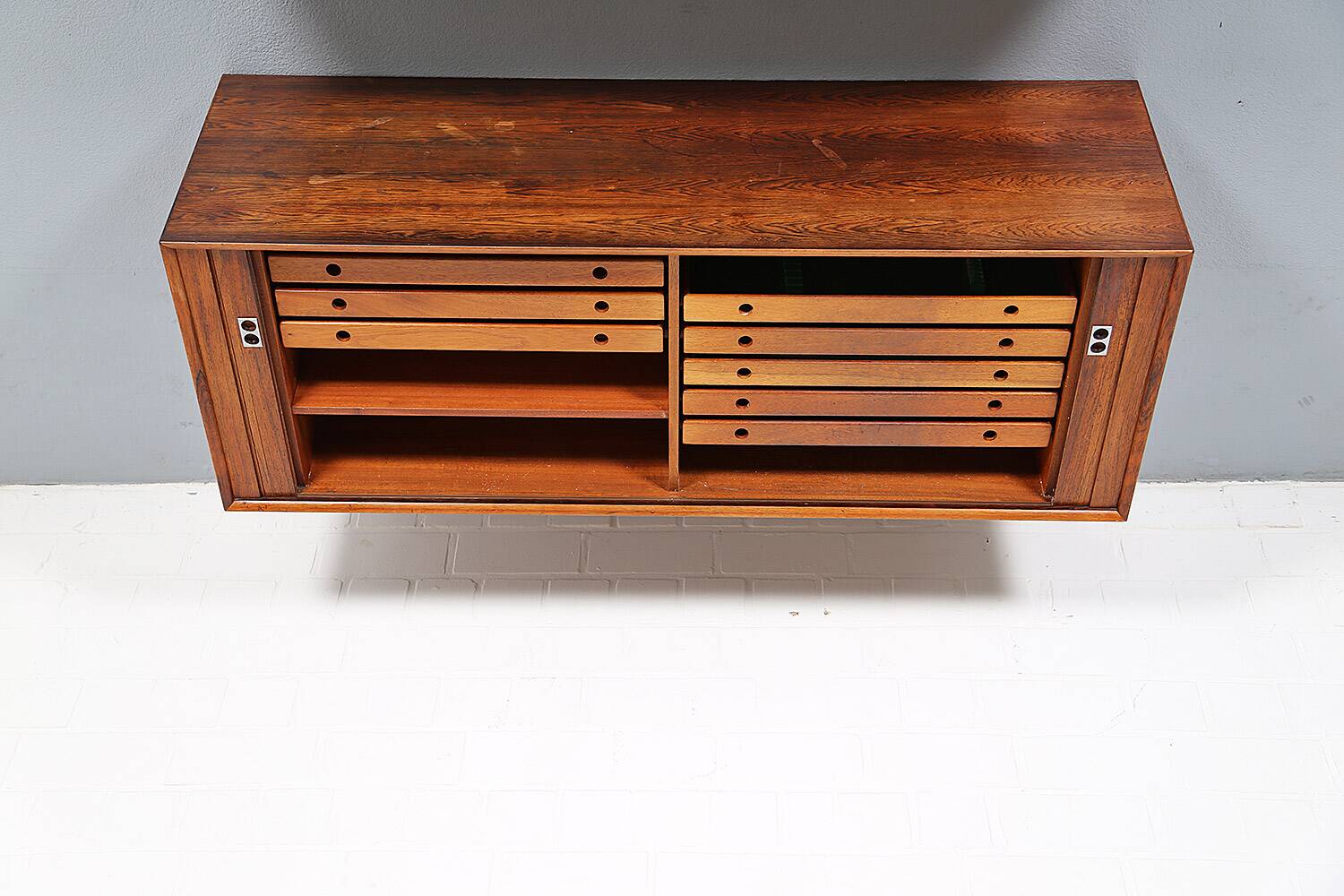 Arne Vodder pour Sibast Combinaison de deux buffets suspendus Palissandre années 60 – A
